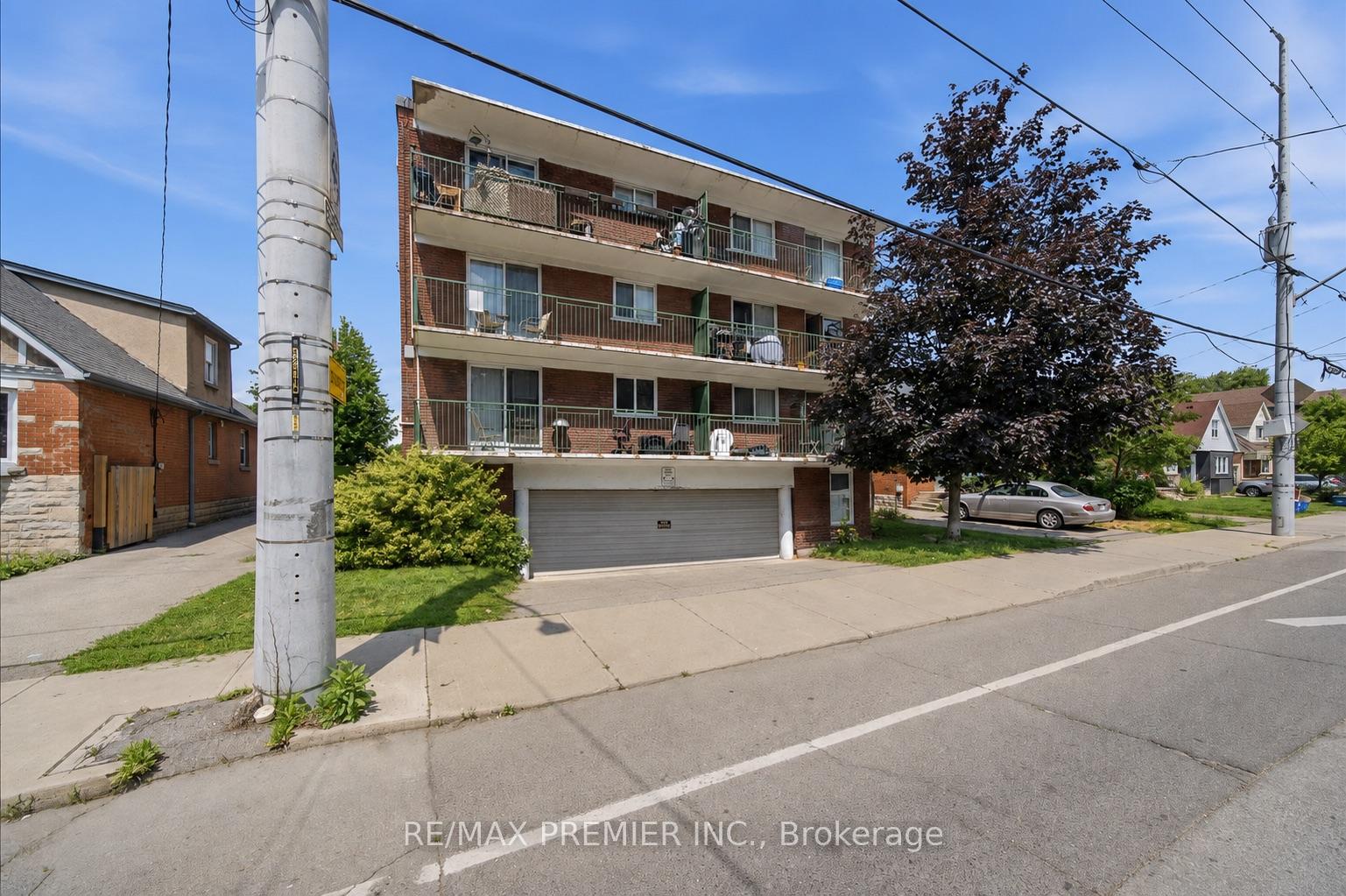 214 Wentworth Street S Hamilton Ontario Canada Sale residential LYUDMYLA AFANASIYADI RE/MAX PREMIER INC. Brokerage*