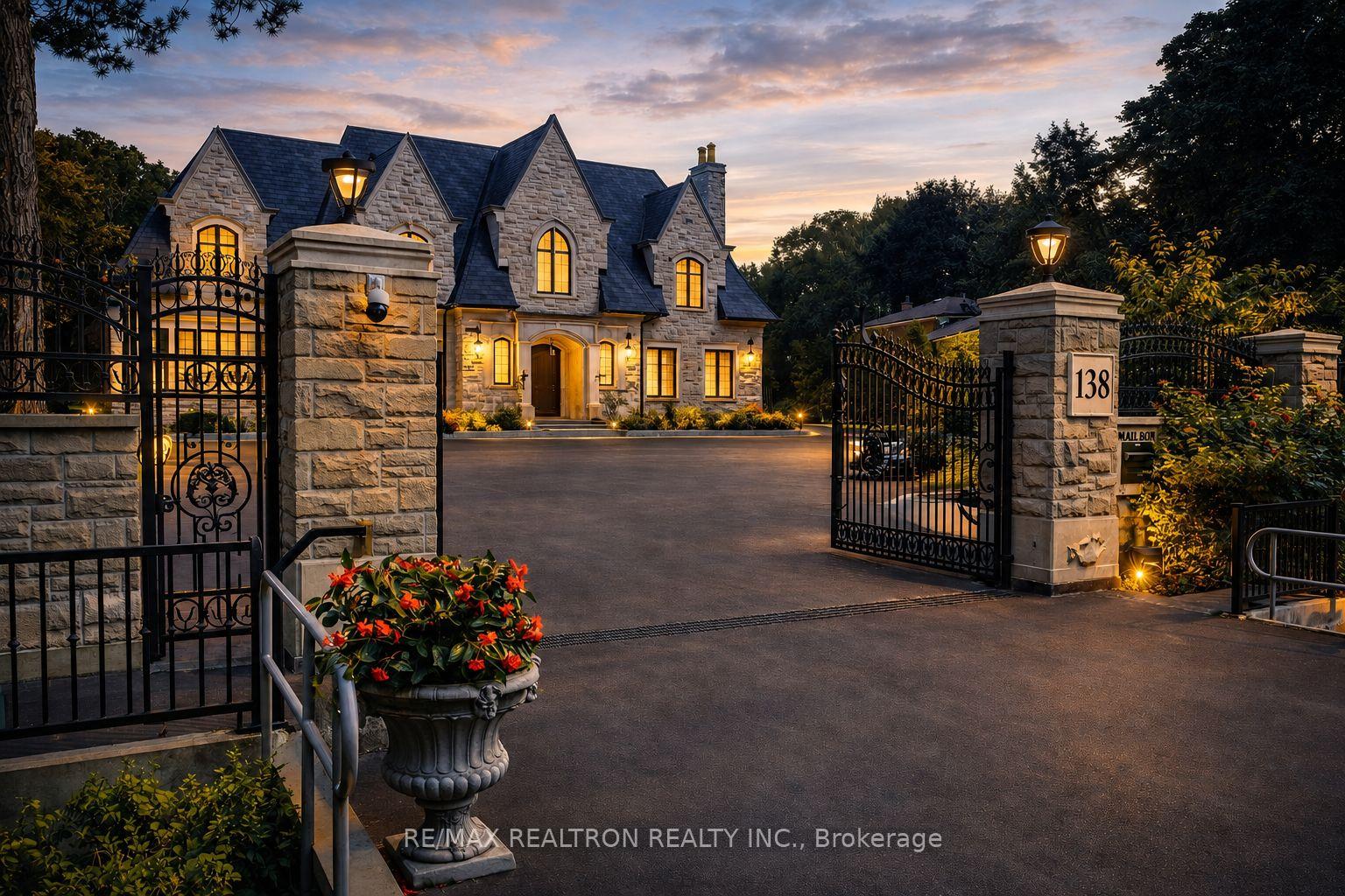 138 Centre Street Vaughan Ontario Canada Sale residential Sundeep Babbar Royal Lepage Certified Realty, Brokerage*