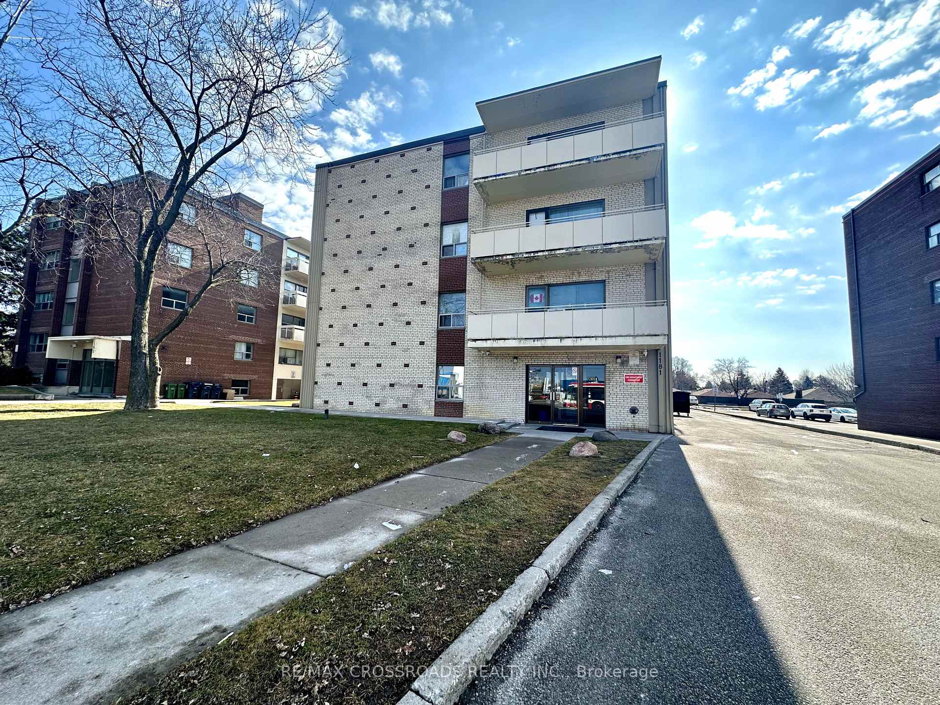 406 - 1181 Ellesmere Road Toronto Ontario Canada Rent residential ISAAC HAN RE/MAX CROSSROADS REALTY INC. Brokerage