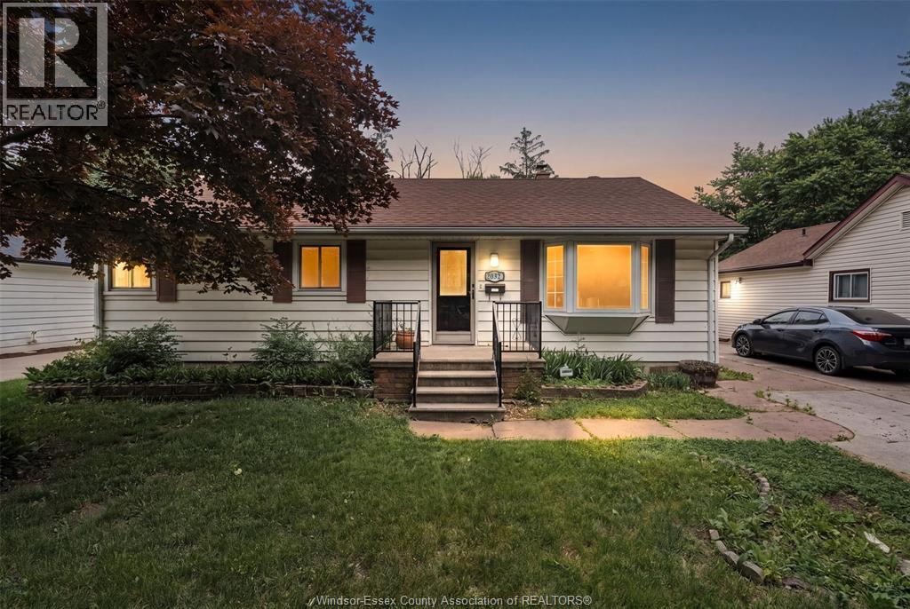 2032 FORD BOULEVARD Windsor Ontario Canada Sale residential Nevena Malivuk Right at Home Realty, Brokerage*