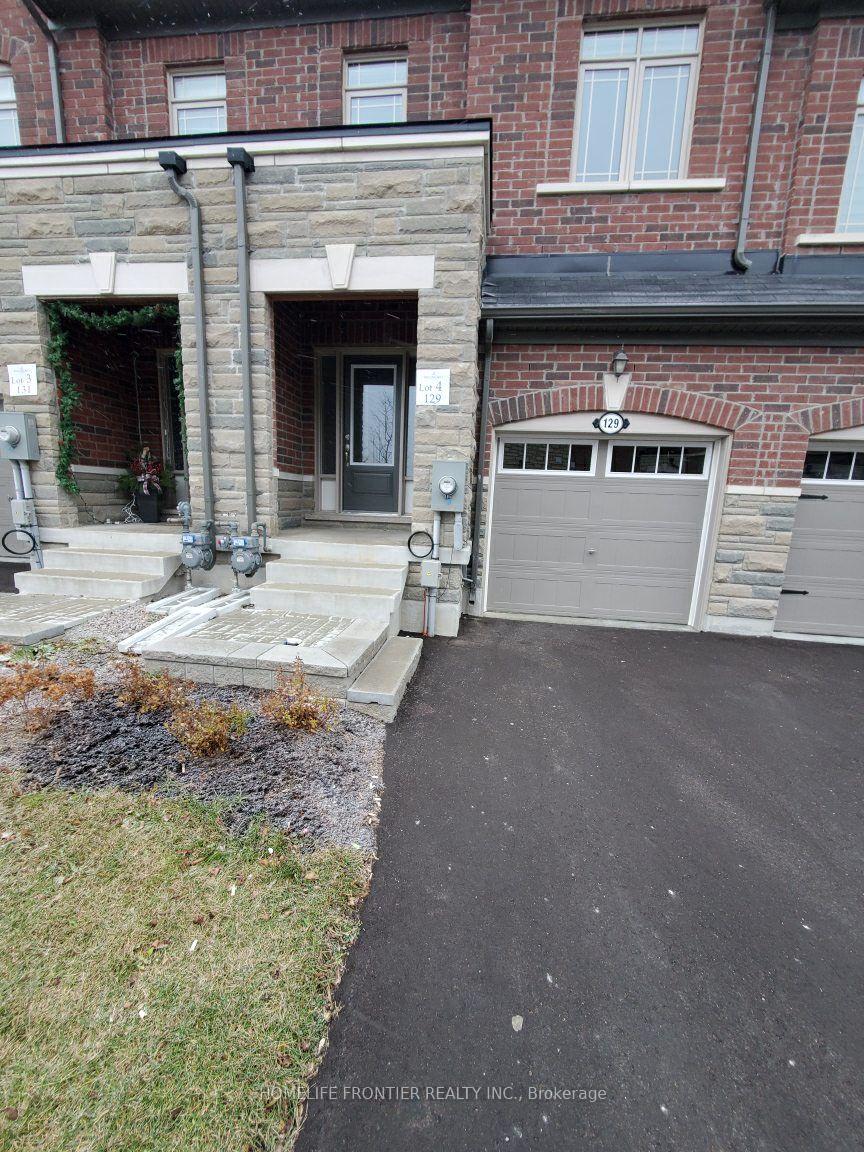 129 Gordon Circle Newmarket Ontario Canada Rent residential HomeLife Realty Services Inc.