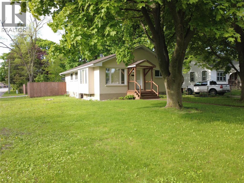 755 Talfourd STREET Sarnia Ontario Canada Sale residential Kevin Thompson RE/MAX PRIME PROPERTIES UNIQUE GROUP, BROKERAGE