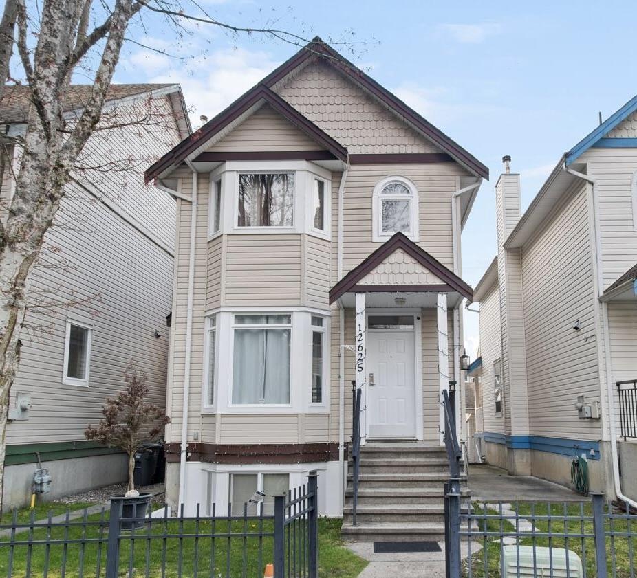 12625 HAMPTON COURT Surrey British Columbia Canada Sale residential Renée Kehayas Team 3000 Realty Ltd.