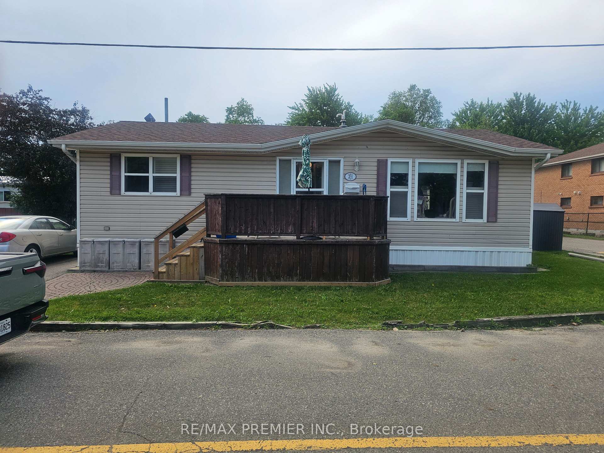 5th Ave West Un - 1749 Dundas Street E Mississauga Ontario Canada Sale residential Leida Sefa RE/MAX PREMIER INC. Brokerage*