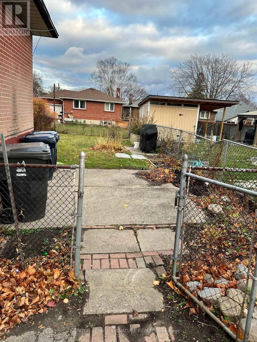 Bsmt - 7 Limevale Crescent Toronto Ontario Canada Rent residential Jeff Goldenberg Royal LePage Signature Realty, Brokerage *