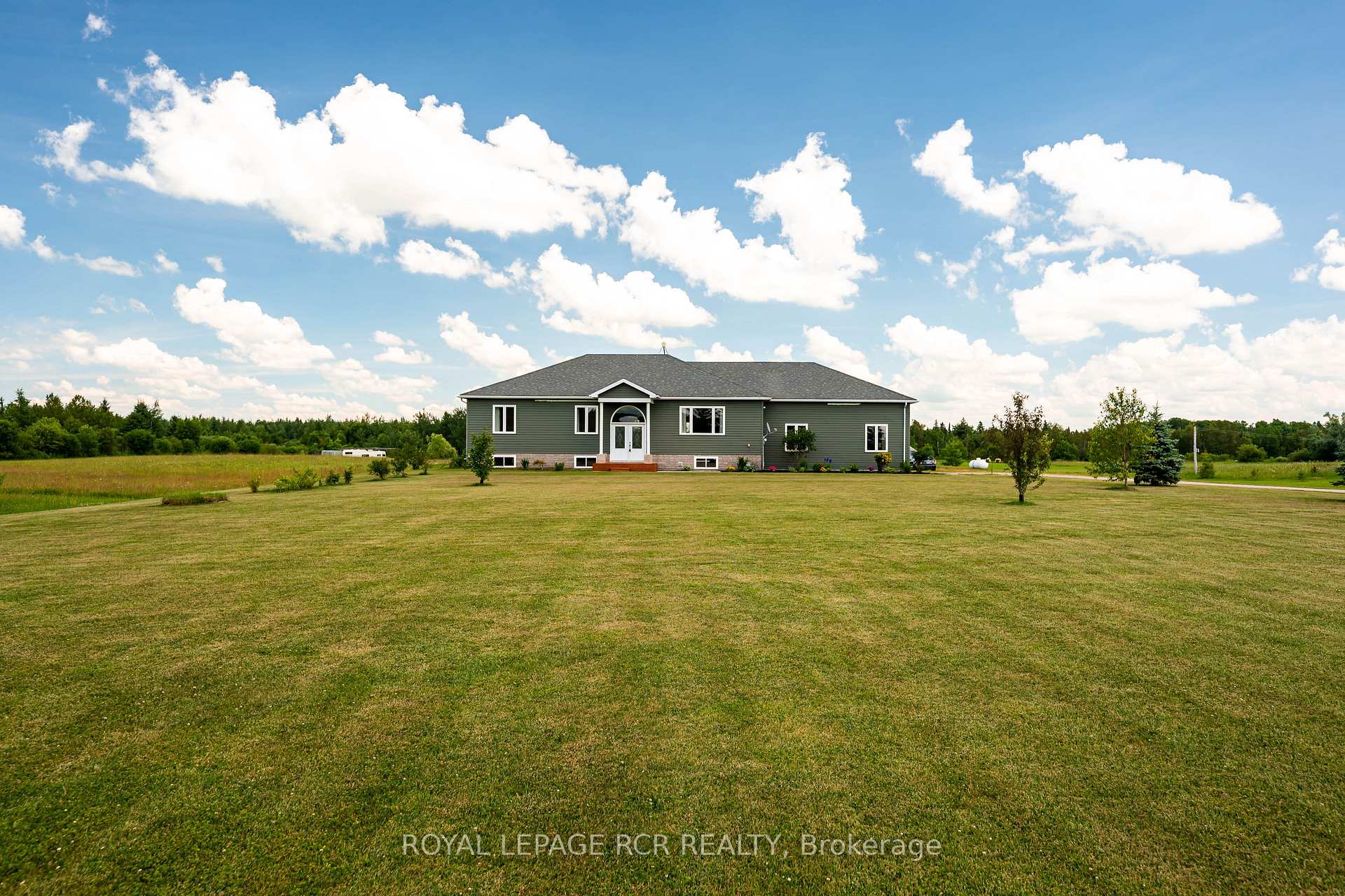 334409 7th Line Amaranth Ontario Canada Sale residential Andrea Thomas Royal LePage RCR Realty, Brokerage *