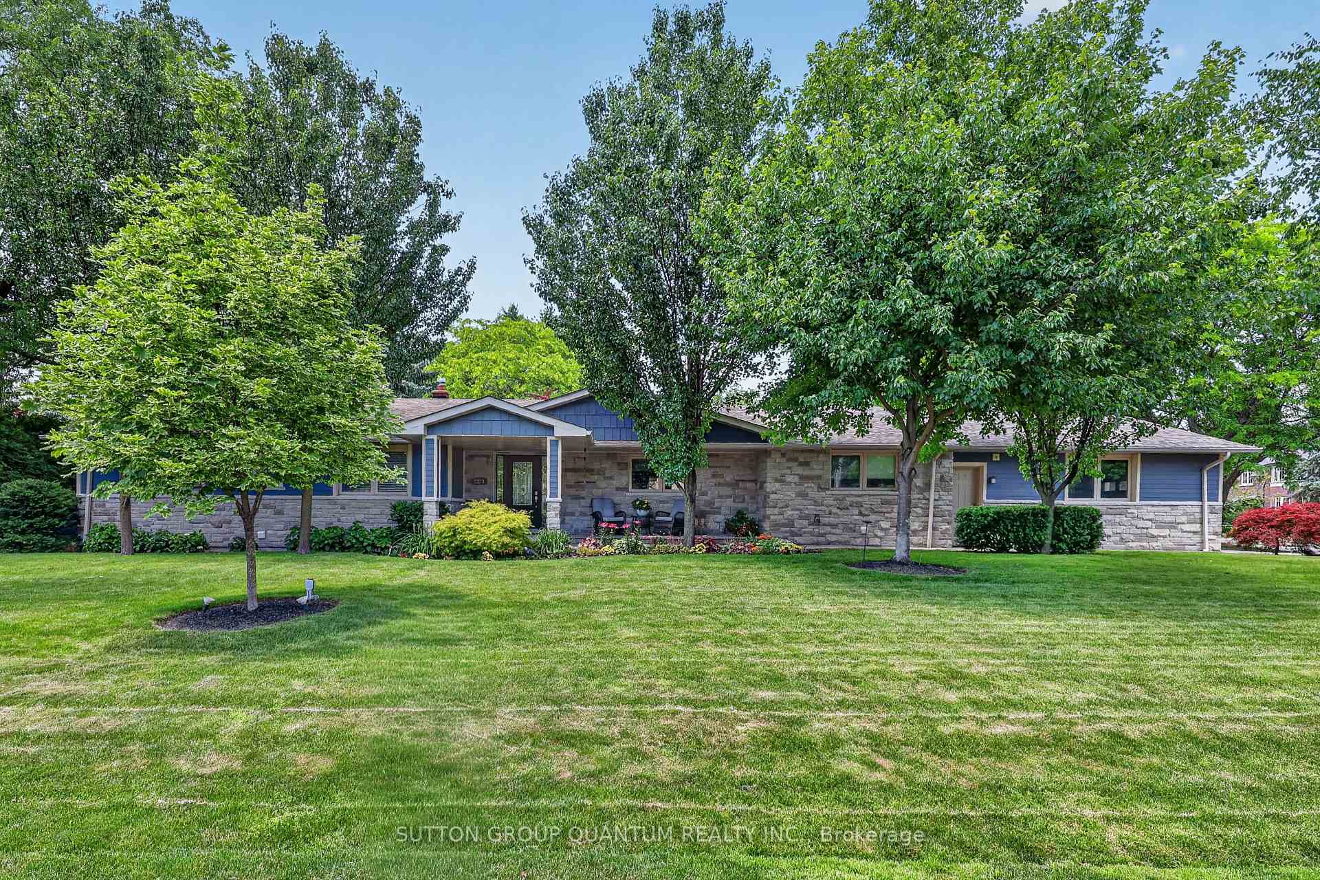 2233 Oneida Crescent Mississauga Ontario Canada Sale residential Maria and Stephen Swannell SUTTON GROUP QUANTUM REALTY INC., BROKERAGE*