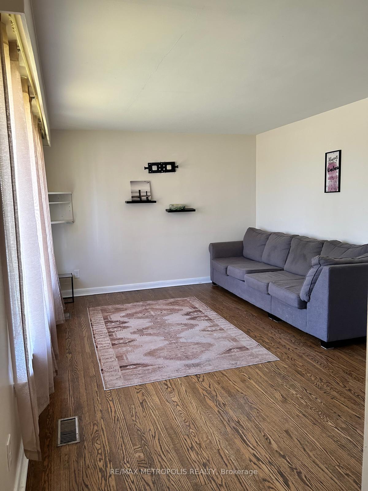 1409 Tremblay Street Oshawa Ontario Canada Rent residential   RE/MAX Metropolis Realty Brokerage*