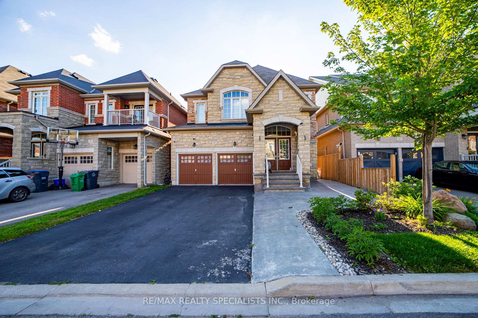 17 Tysonville Circle Brampton Ontario Canada Sale residential Kulwinder Virk RE/MAX Realty Specialists Inc., Brokerage*