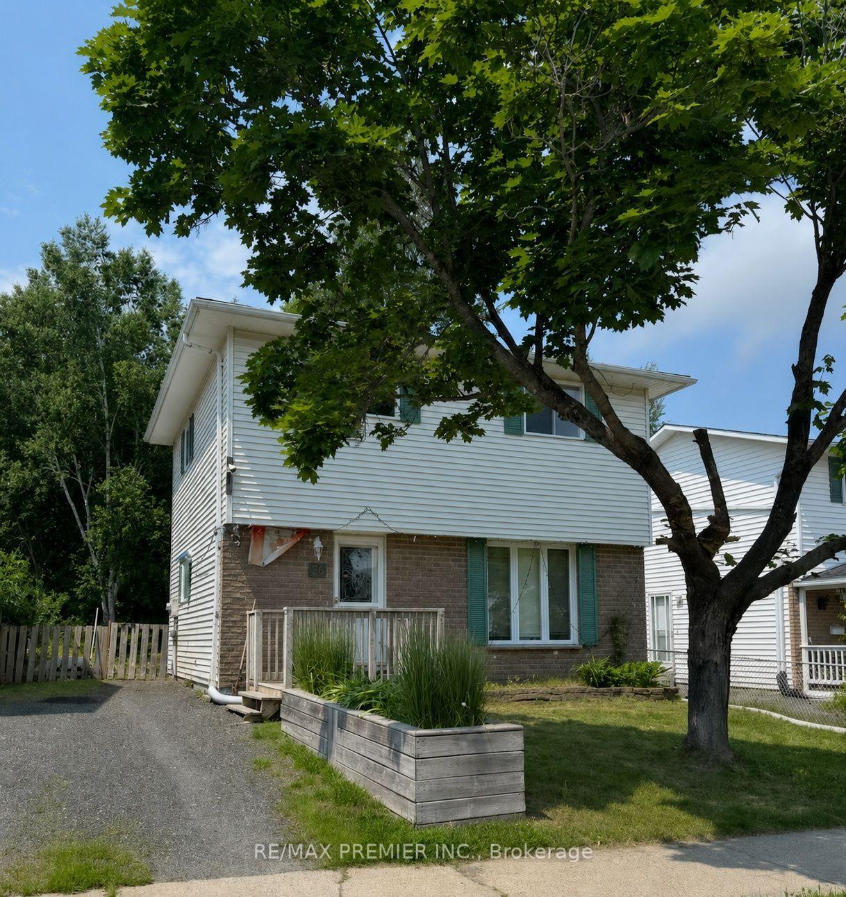26 Hergott Avenue Elliot Lake Ontario Canada Sale residential Alex Miranda RE/MAX PREMIER INC. Brokerage*