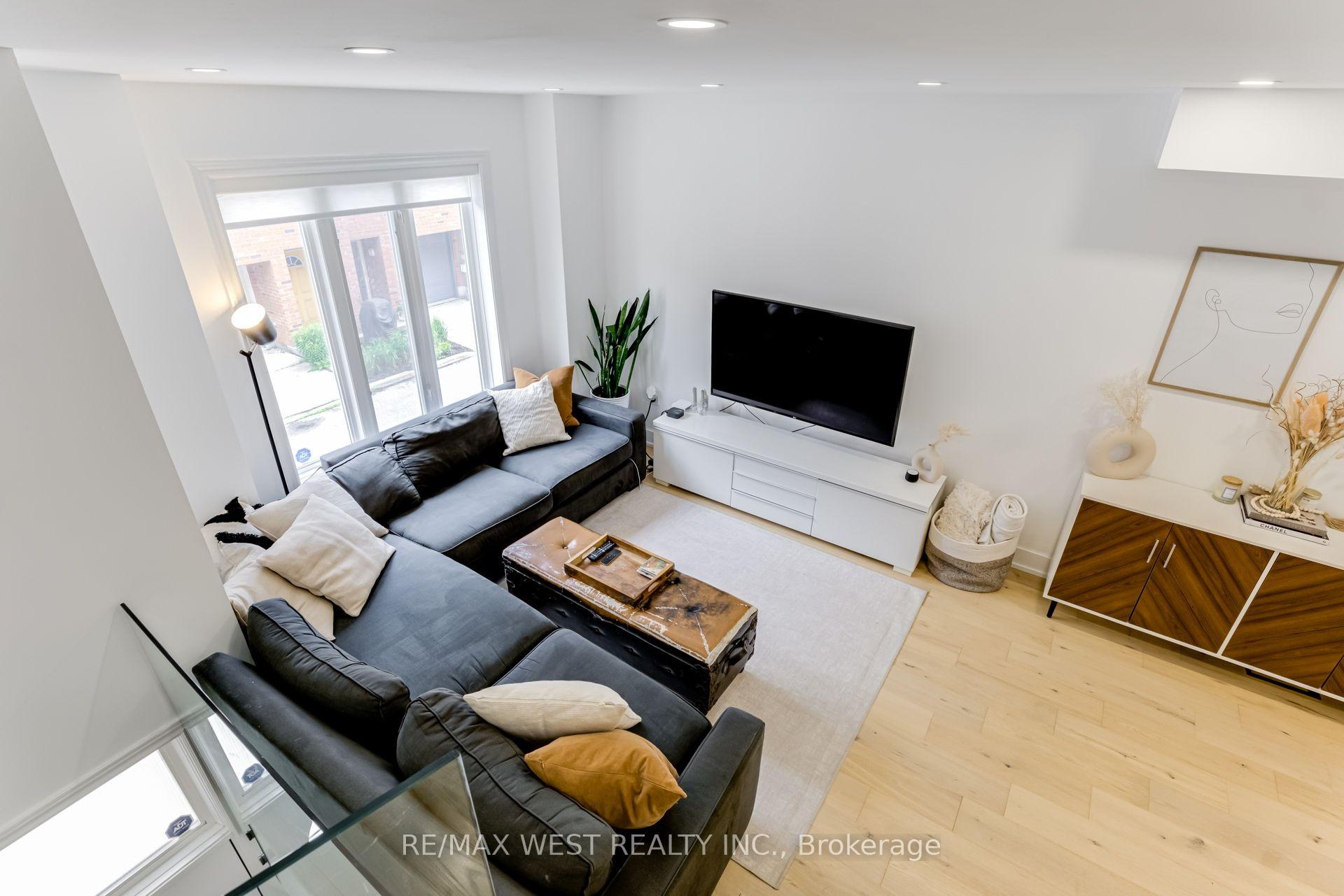 12 Grogan Mews Toronto Ontario Canada Rent residential   RE/MAX West Realty Inc., Brokerage *