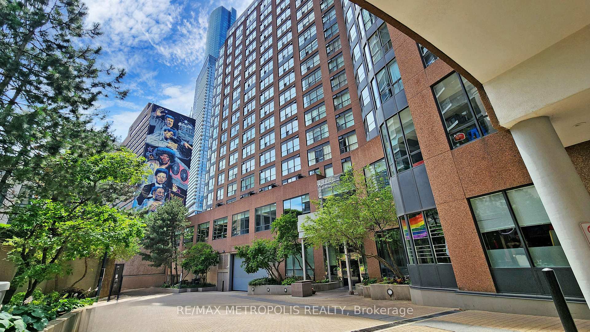 810 - 7 Carlton Street Toronto Ontario Canada Rent residential   RE/MAX Metropolis Realty Brokerage*