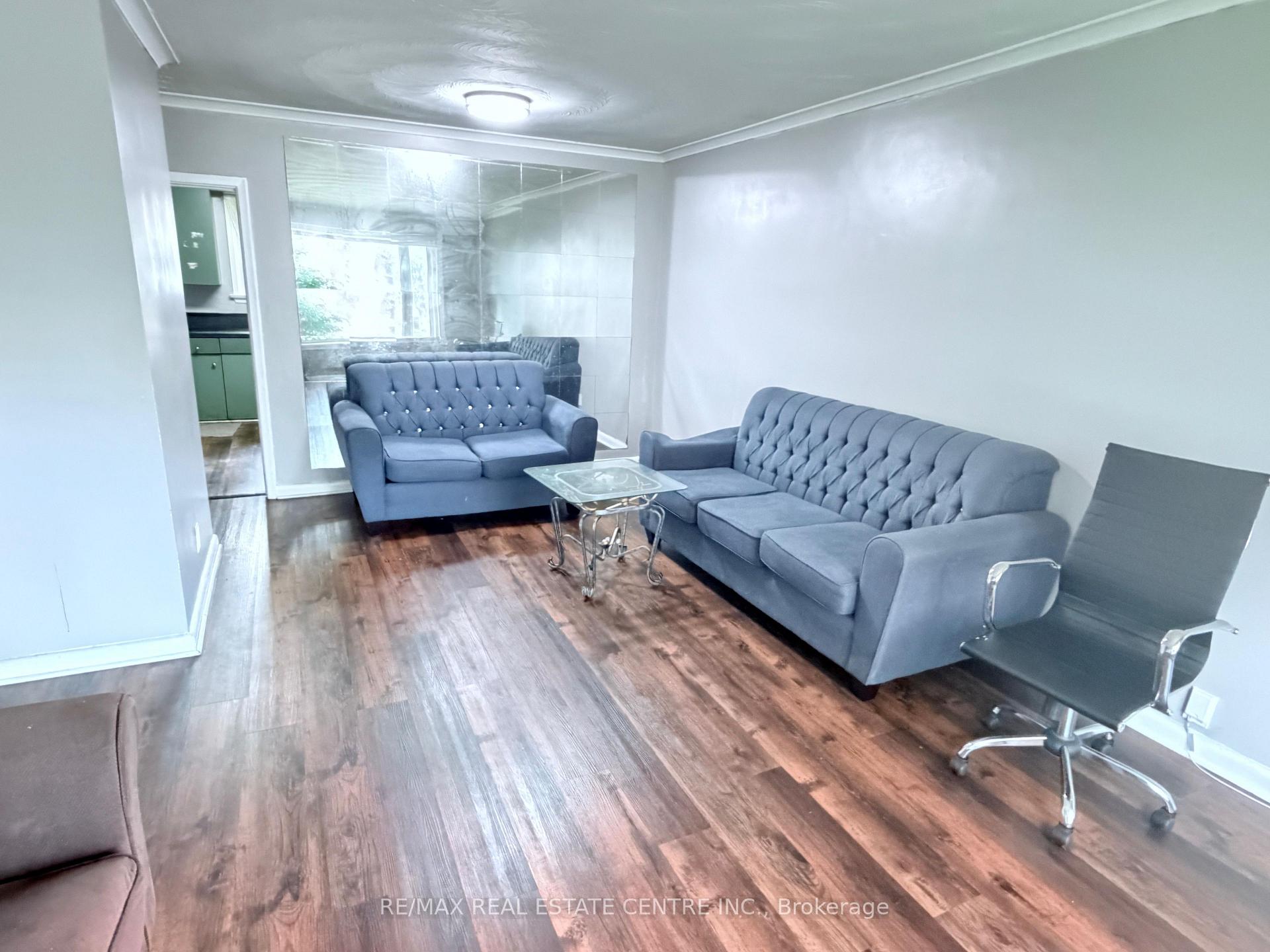 52 Sharbot Avenue Toronto Ontario Canada Rent residential Violetta Konewka RE/MAX Real Estate Centre Inc., Brokerage*