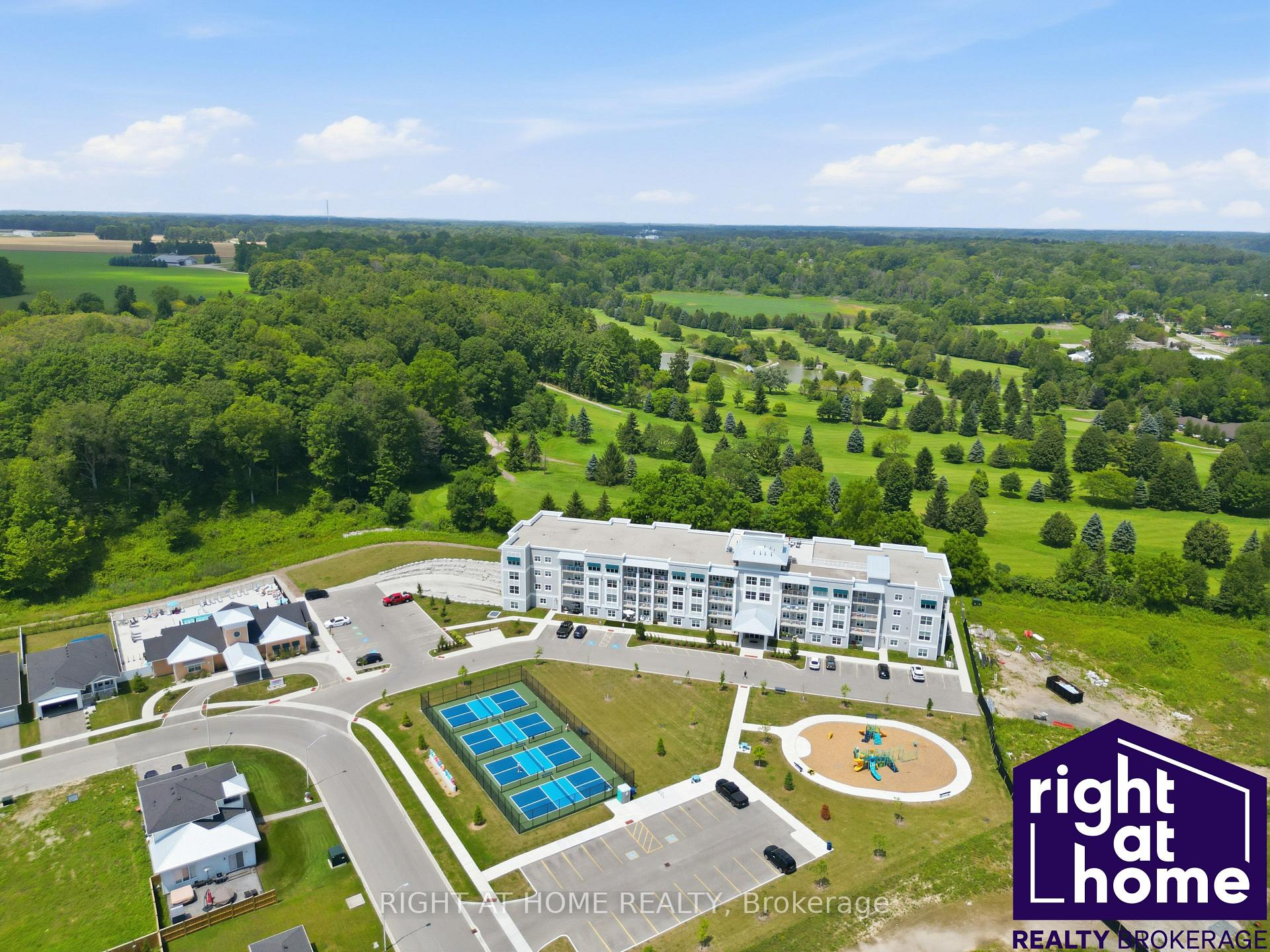 311 - 100 The Promenade Central Elgin Ontario Canada Sale residential Moyeen Syed Right at Home Realty, Brokerage*