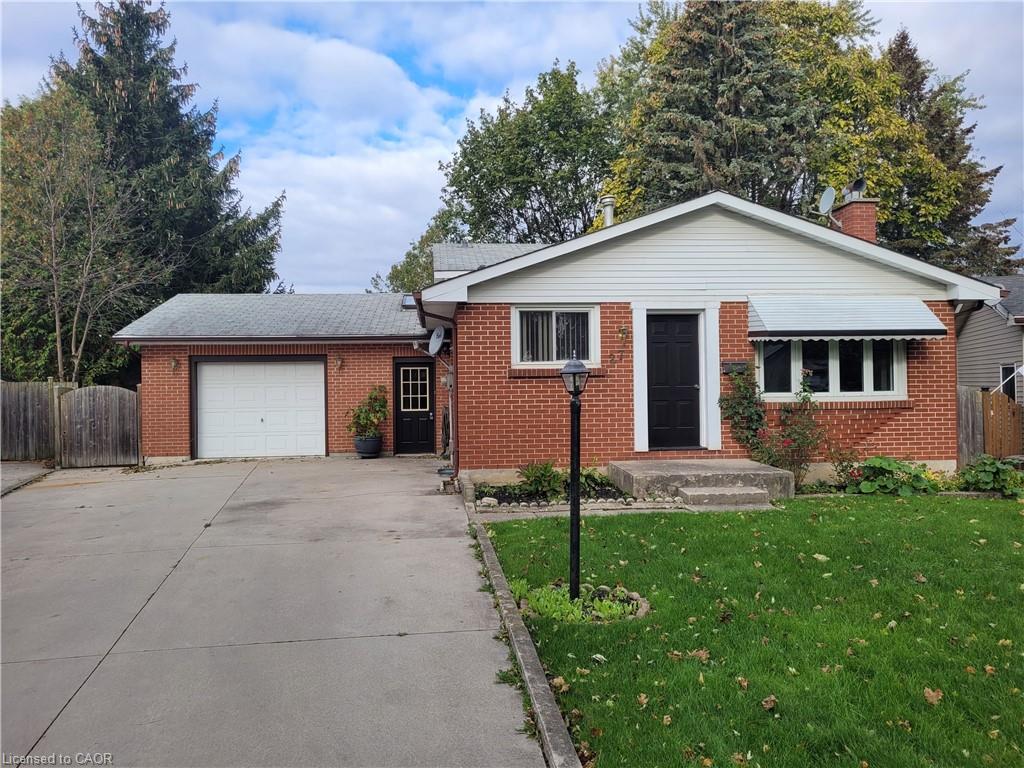 27 Toulon Crescent London Ontario Canada Rent residential Michael Nasarzewski RE/MAX REALTY SPECIALISTS INC