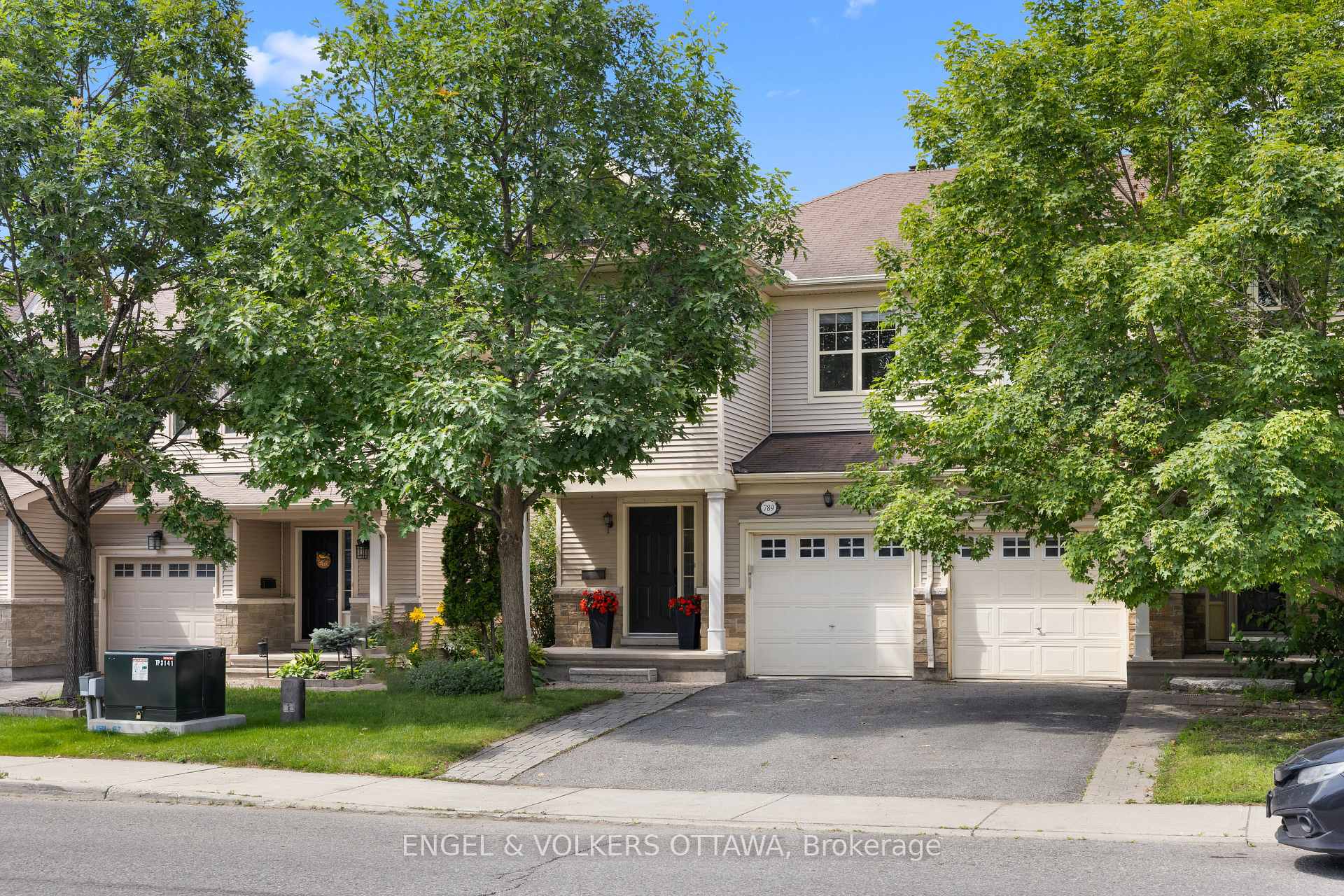 789 Cobble Hill Drive Ottawa Ontario Canada Sale residential Christiane Lafleur RE/MAX HALLMARK REALTY GROUP Brokerage *