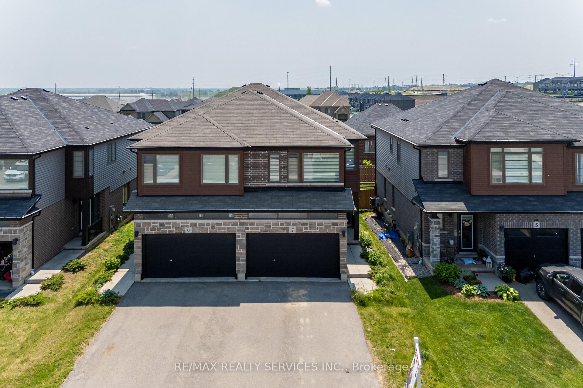 7 Baker Lane Brant Ontario Canada Rent residential Surjit & Nishtha Dhanjal RE/MAX Realty Services Inc., Brokerage*