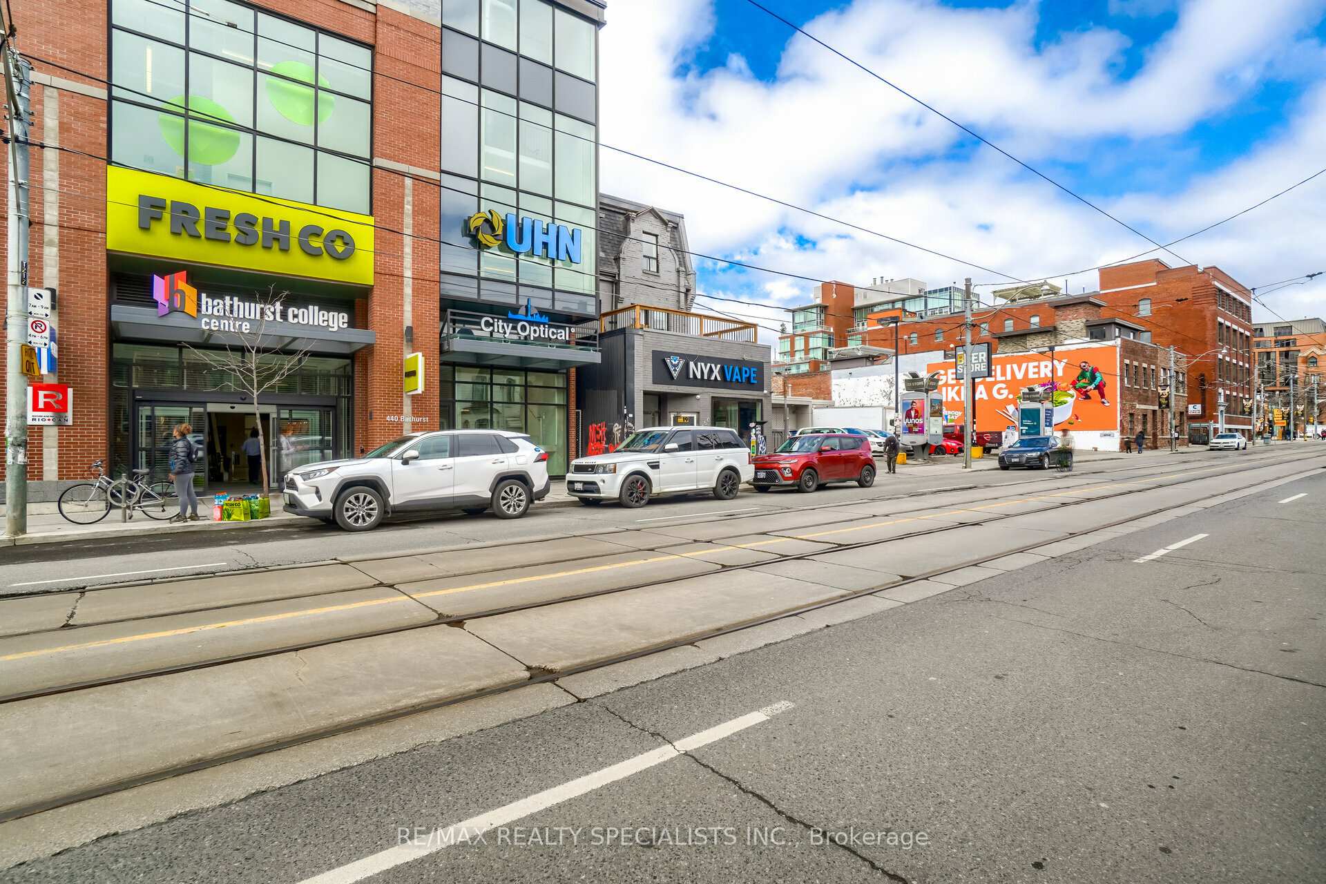 2 - 450 Bathurst Street Toronto Ontario Canada Rent residential   Incom New Demo Office