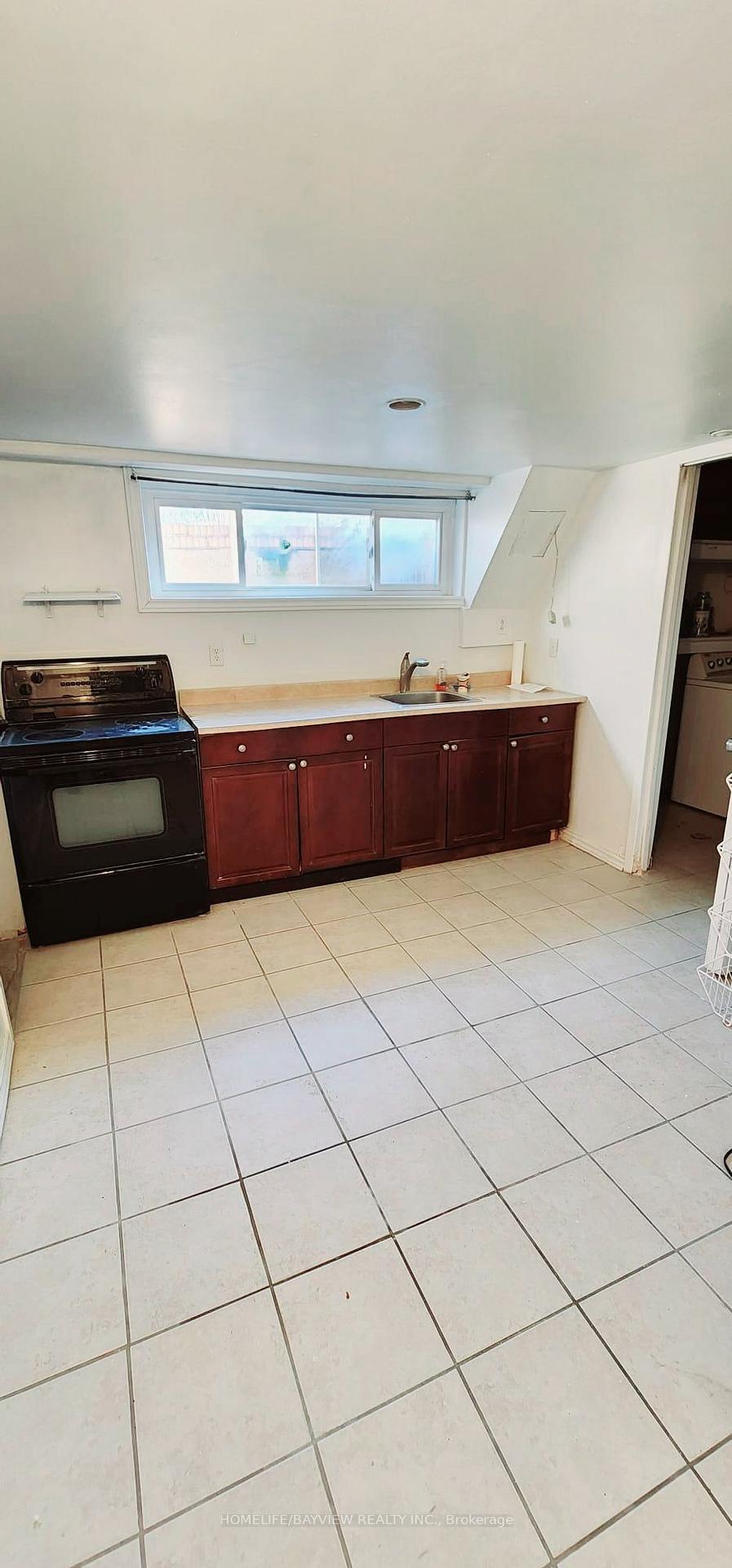 Lower floor - 27 main Street Mississauga Ontario Canada Rent residential JOHN MAUGERI HomeLife/Bayview Realty Inc., Brokerage*