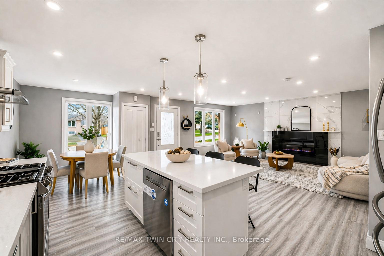 86 Carlyle Drive Kitchener Ontario Canada Sale residential Frieda Kotsopoulos RE/MAX Twin City Realty Inc., Brokerage *