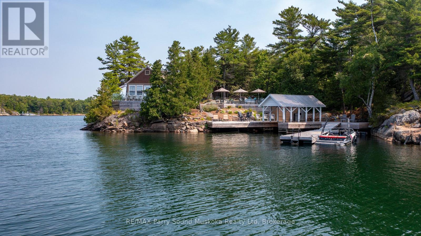 (Lakeside & Blu - 2 A258 Island The Archipelago Ontario Canada Sale residential Gary Phillips RE/MAX PARRY SOUND MUSKOKA REALTY LTD., BROKERAGE*