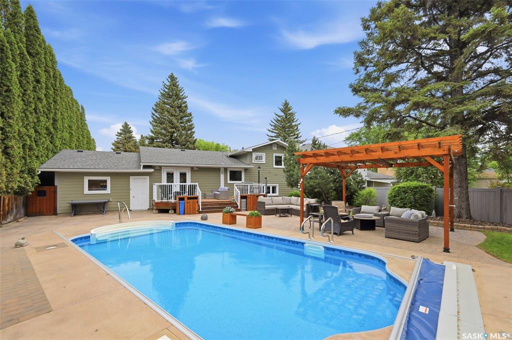 516 Lake CRESCENT Saskatoon Saskatchewan Canada Sale residential Matthew Stefanson Realty Executives Saskatoon
