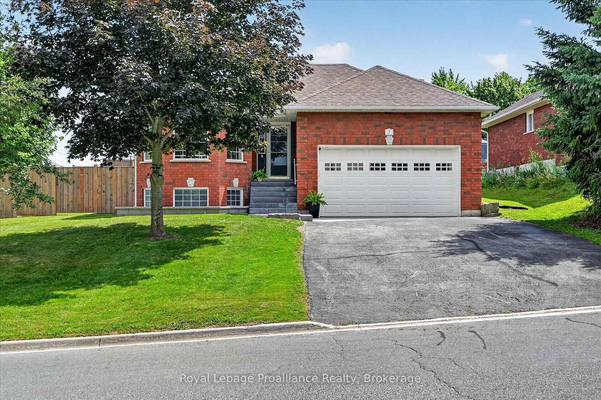 1 Fortye Gate Peterborough Ontario Canada Sale residential TRUDY WILSON RE/MAX Eastern Realty Inc. Brokerage*