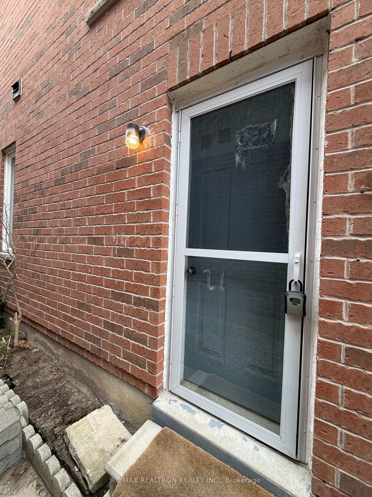 BSMT - 51 Ralph Chalmers Avenue Markham Ontario Canada Rent residential Richard Lee HomeLife Golconda Realty Inc., Brokerage *