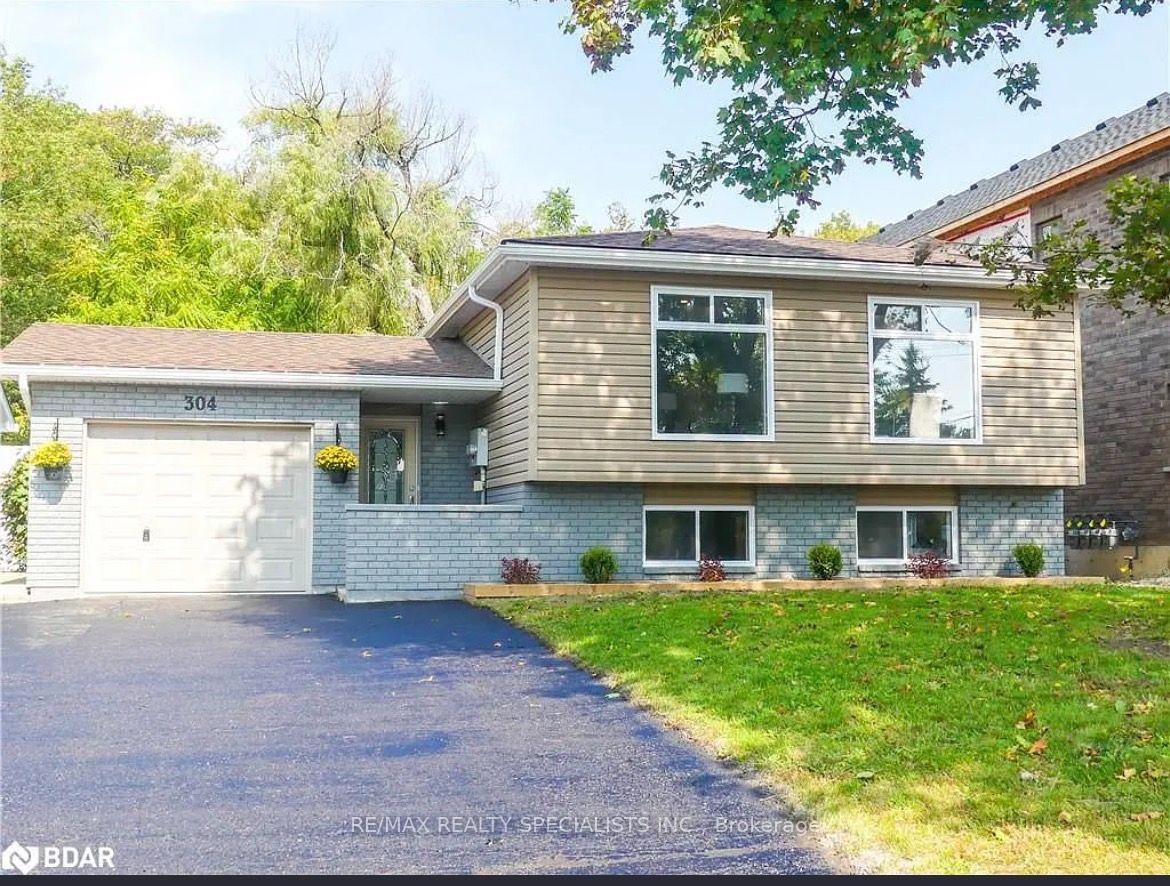 304 EdgeHill Drive N Barrie Ontario Canada Rent residential Ricky Khurana RE/MAX Realty Specialists Inc., Brokerage *