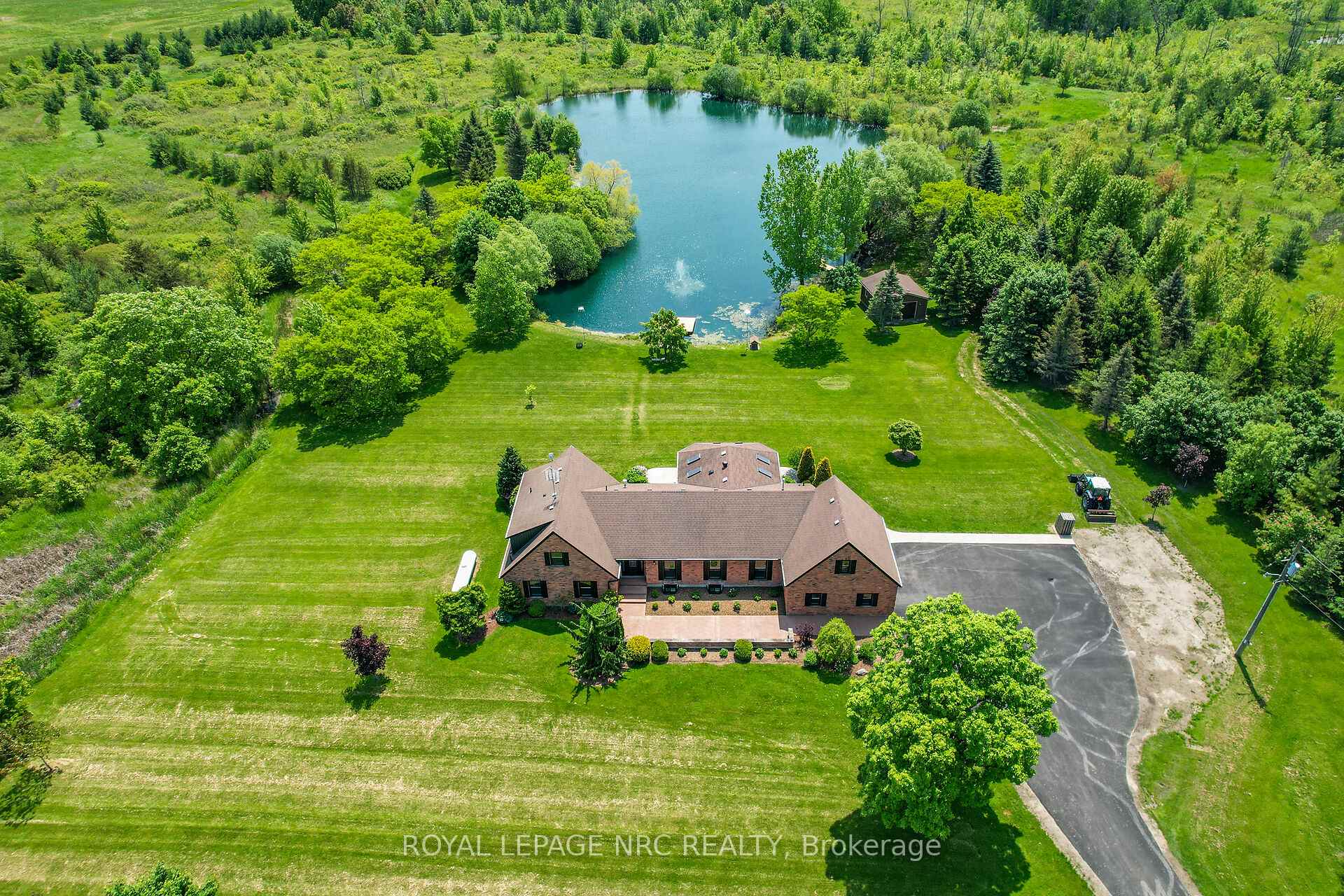 2021 Victoria Avenue Pelham Ontario Canada Sale residential Lily Ruggi ROYAL LEPAGE NRC REALTY