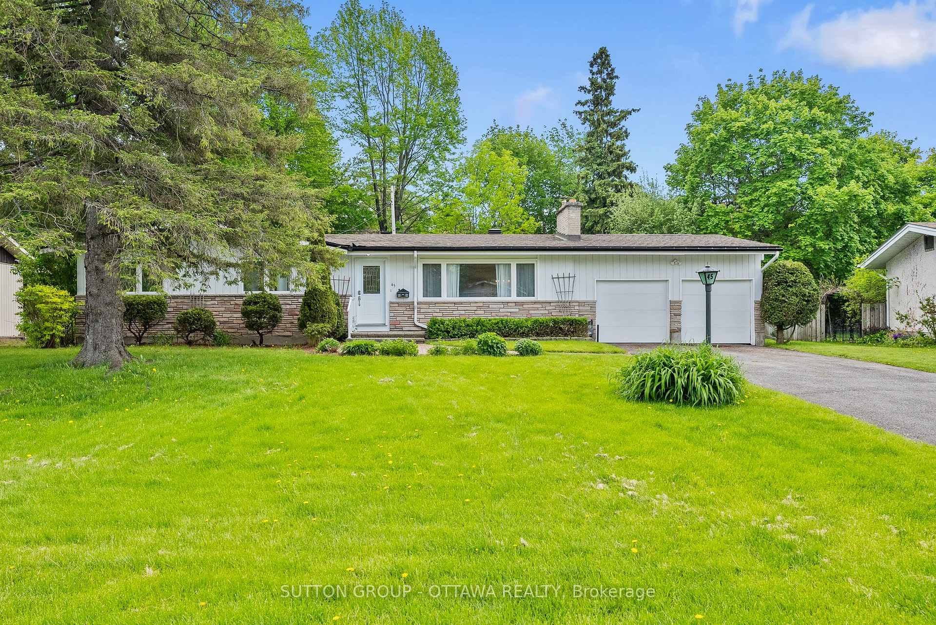 45 Larkspur Drive Ottawa Ontario Canada Sale residential Jeff Birchmore Sutton Group Ottawa Realty, Brokerage*