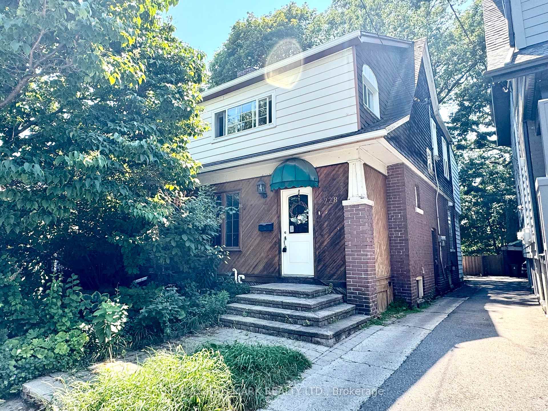 228 Gainsborough Road Toronto Ontario Canada Rent residential   Bruce Murray - Real Estate Homeward, Brokerage