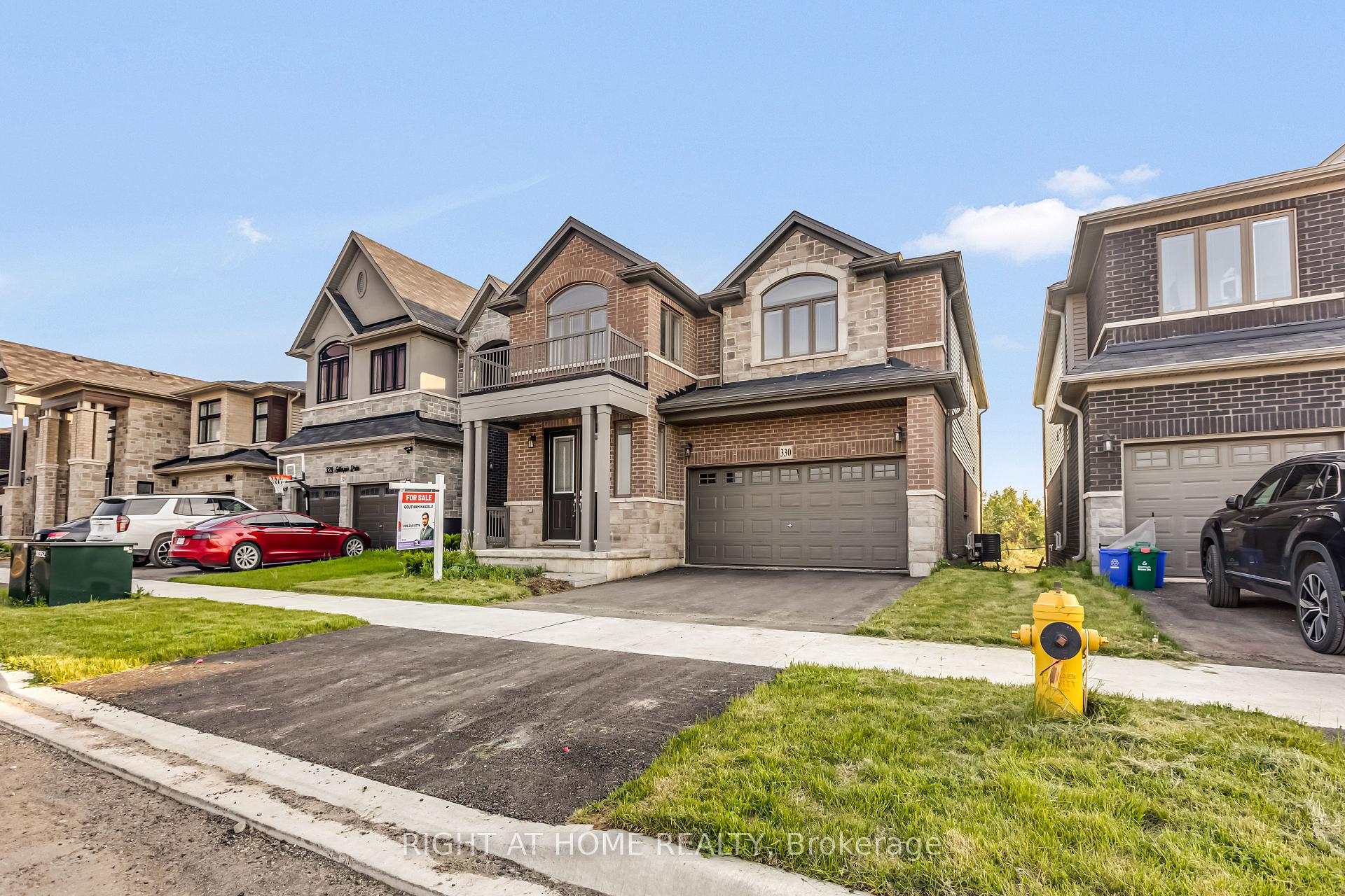 330 Gillespie Drive Brantford Ontario Canada Sale residential Mike McMahon Right at Home Realty, Brokerage*