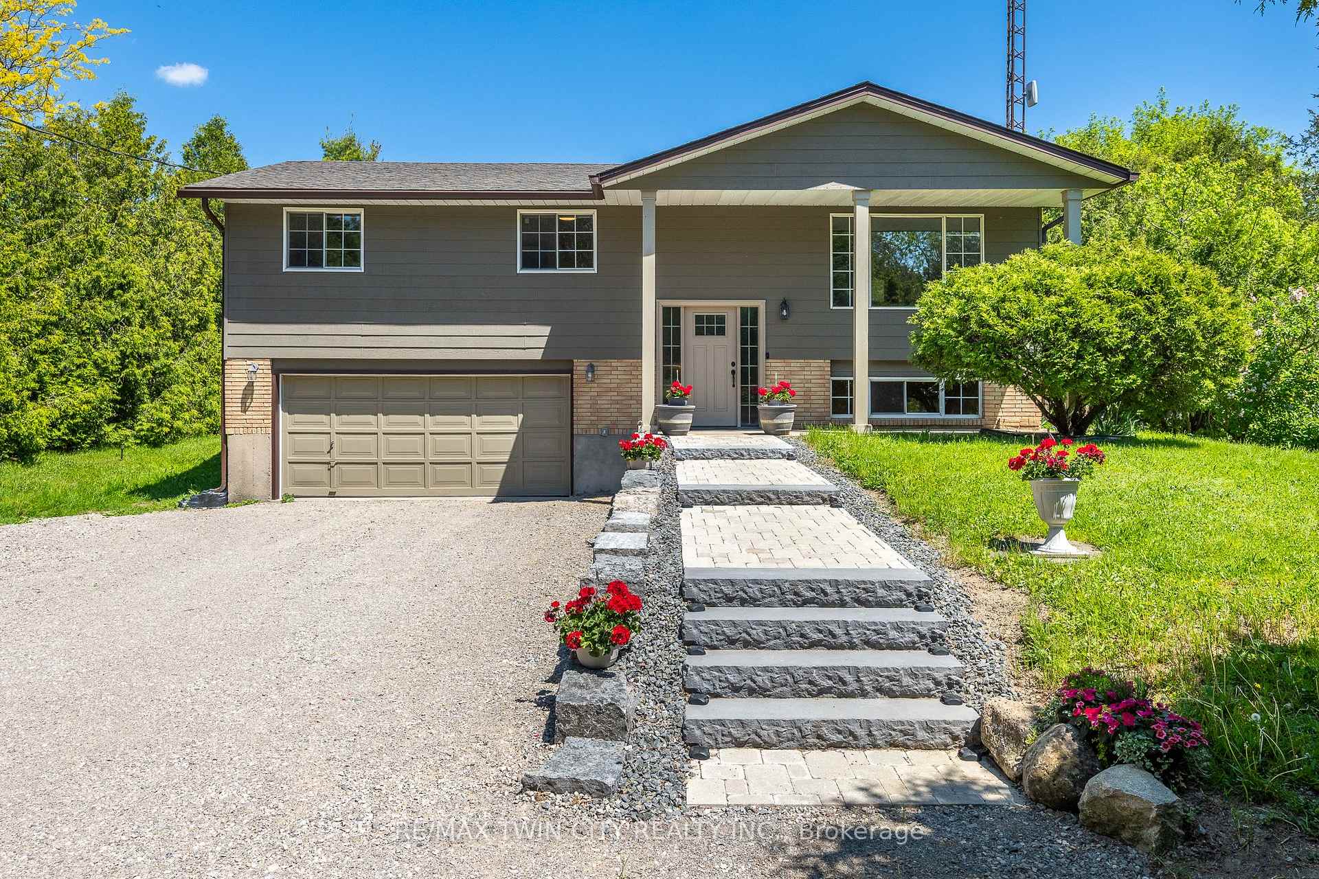 1621 Morrison Road Cambridge Ontario Canada Sale residential John Moniz RE/MAX Real Estate Centre Inc., Brokerage*