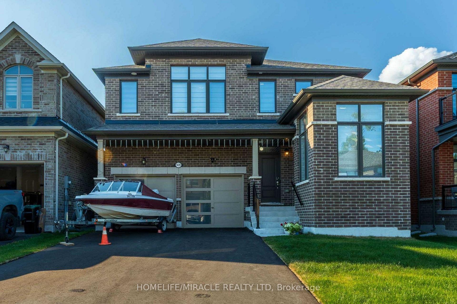 1429 Davis Loop Innisfil Ontario Canada Sale residential Mario Angel HomeLife/Miracle Realty Ltd., Brokerage *