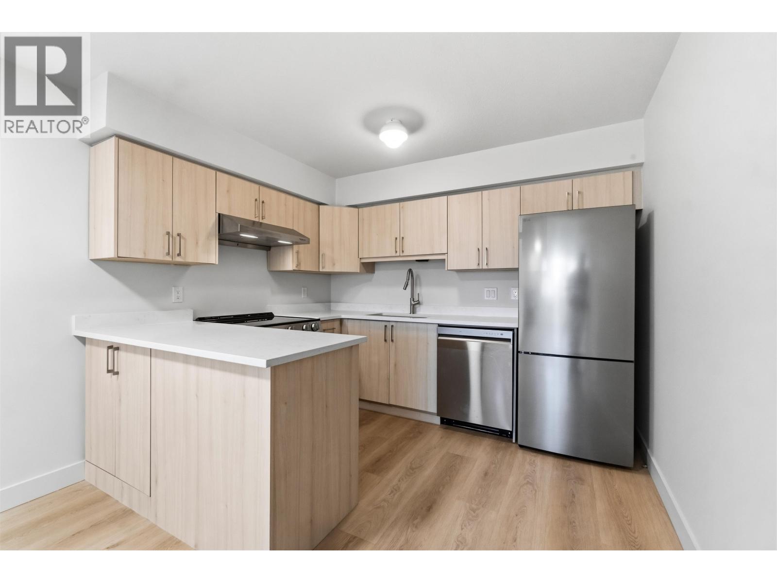 305 2928 COMMERCIAL DRIVE Vancouver British Columbia Canada Sale residential   Oakwyn Realty, Brokerage*