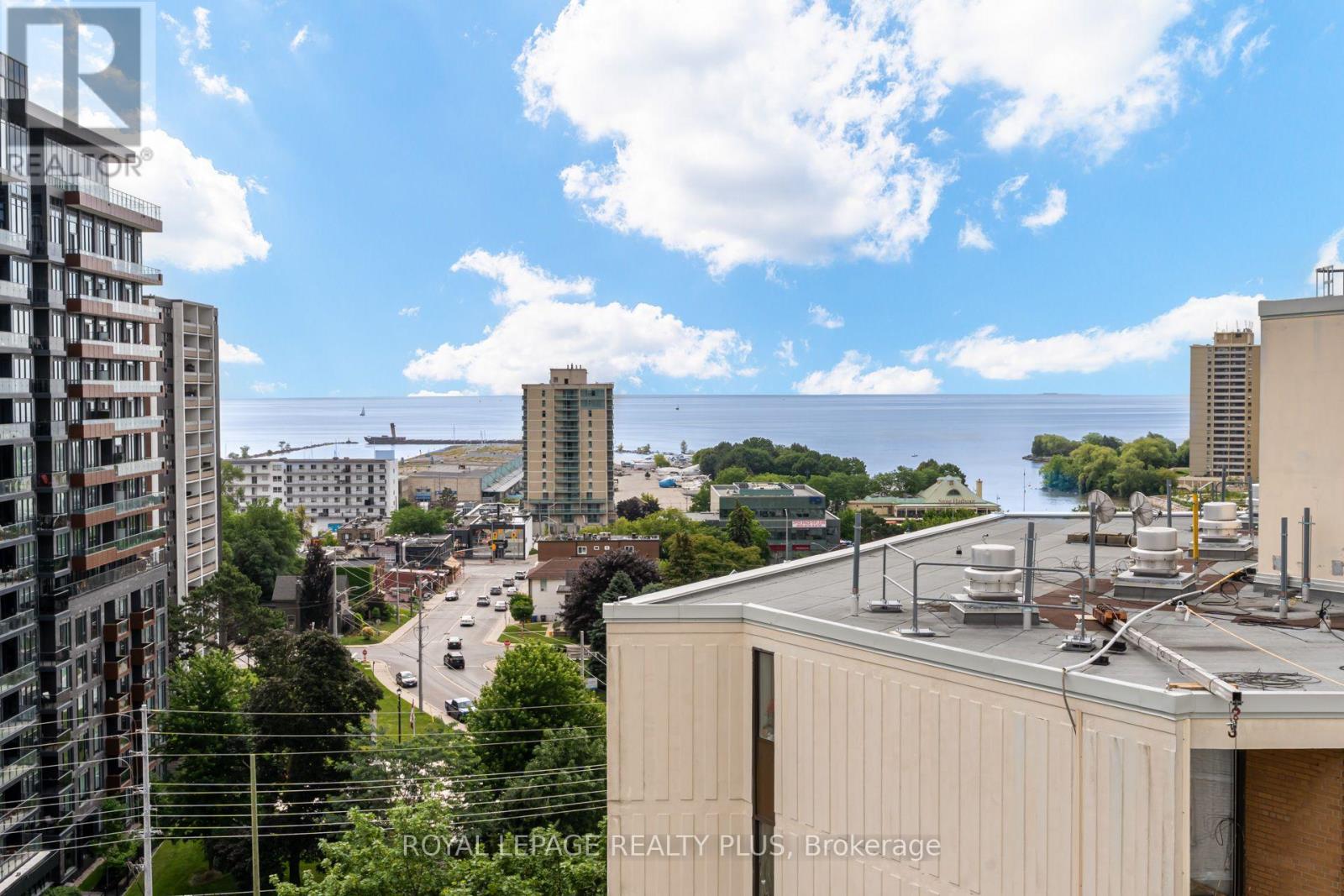 PH 4 - 39 Stavebank Road N Mississauga Ontario Canada Sale residential Elena Vankevich Brokerage Information: Not available, please contact website owner