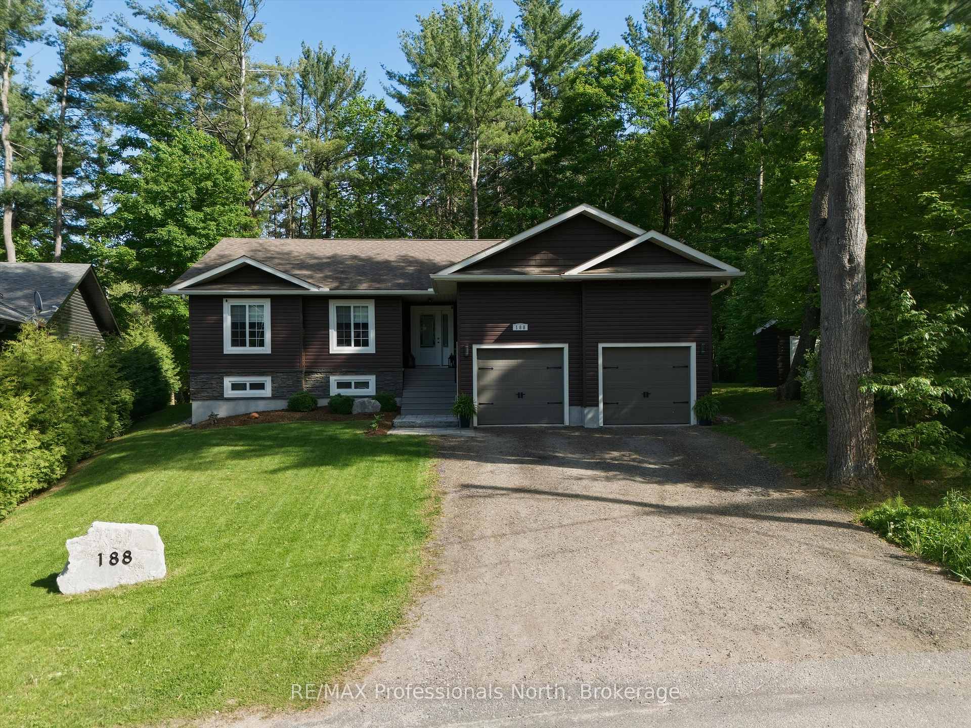 188 Vel-Dor Crescent Bracebridge Ontario Canada Sale residential Radka Hnilicova Anchor Realty, Brokerage*