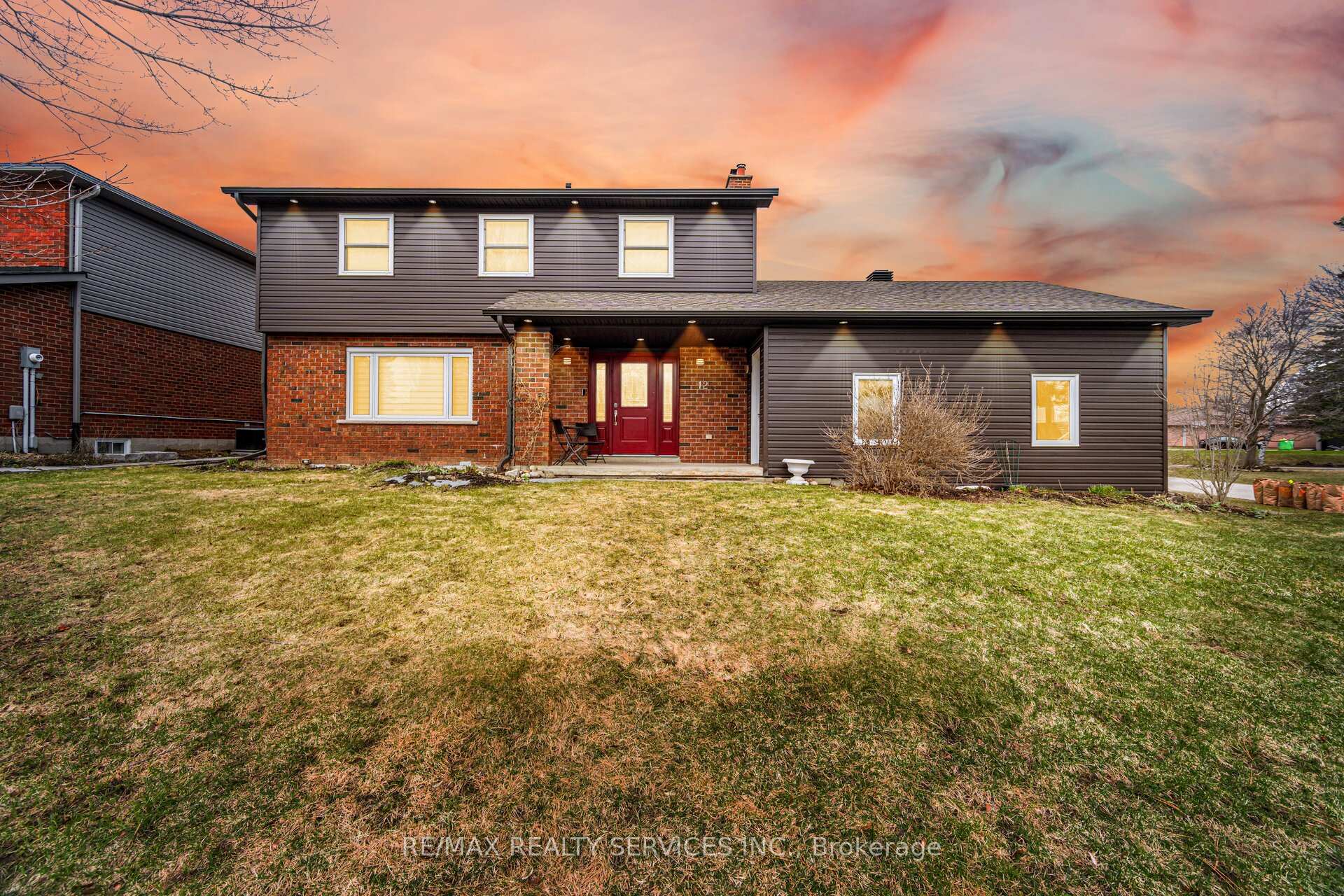 12 Pine Street Erin Ontario Canada Sale residential Gary Bhinder RE/MAX Realty Services Inc., Brokerage*