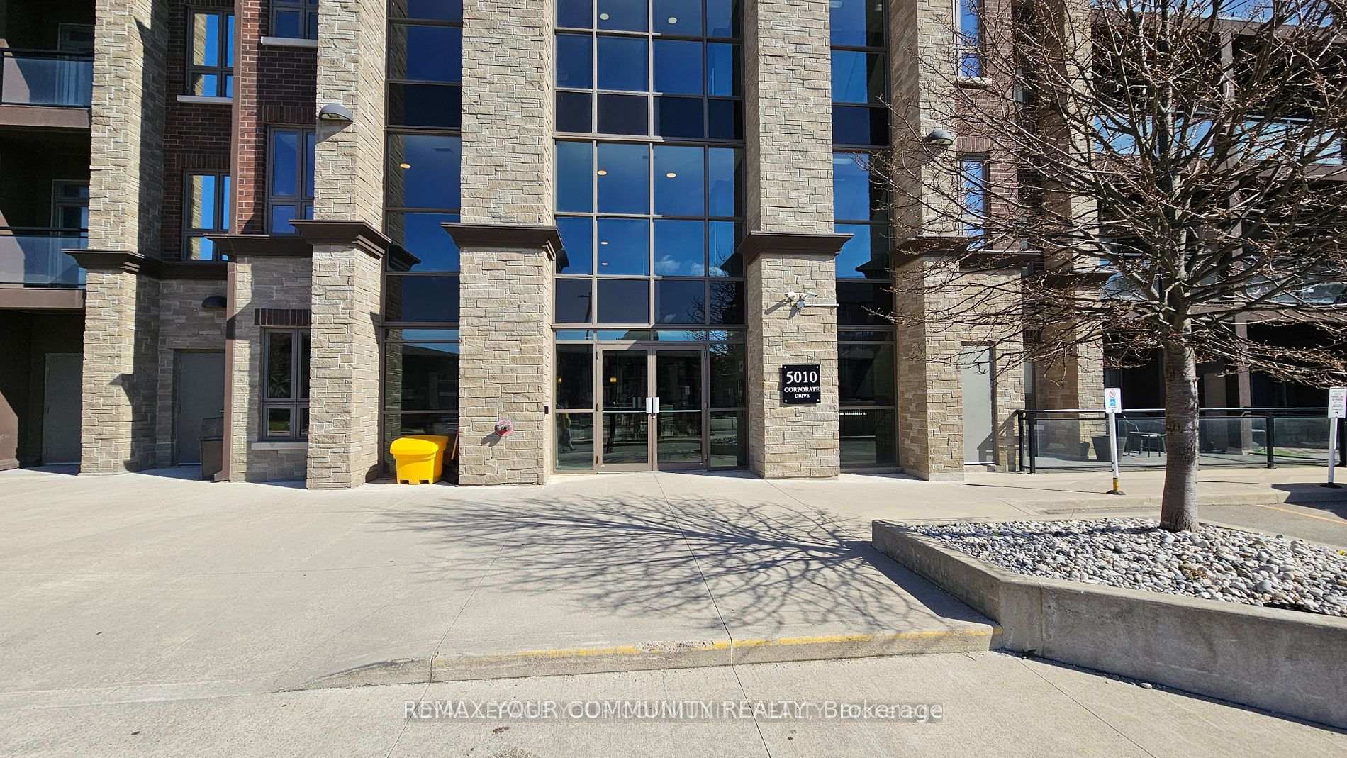 208 - 5010 Corporate Drive Burlington Ontario Canada Rent residential ZARTOSHT VAHABI Re/Max Your Community Realty, Brokerage*