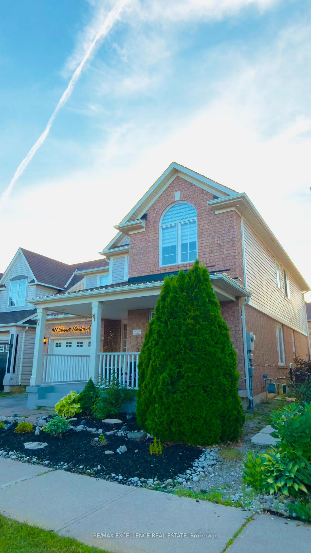 611 Bennett Boulevard Milton Ontario Canada Rent residential Mandeep Toor RE/MAX Excellence Real Estate Brokerage