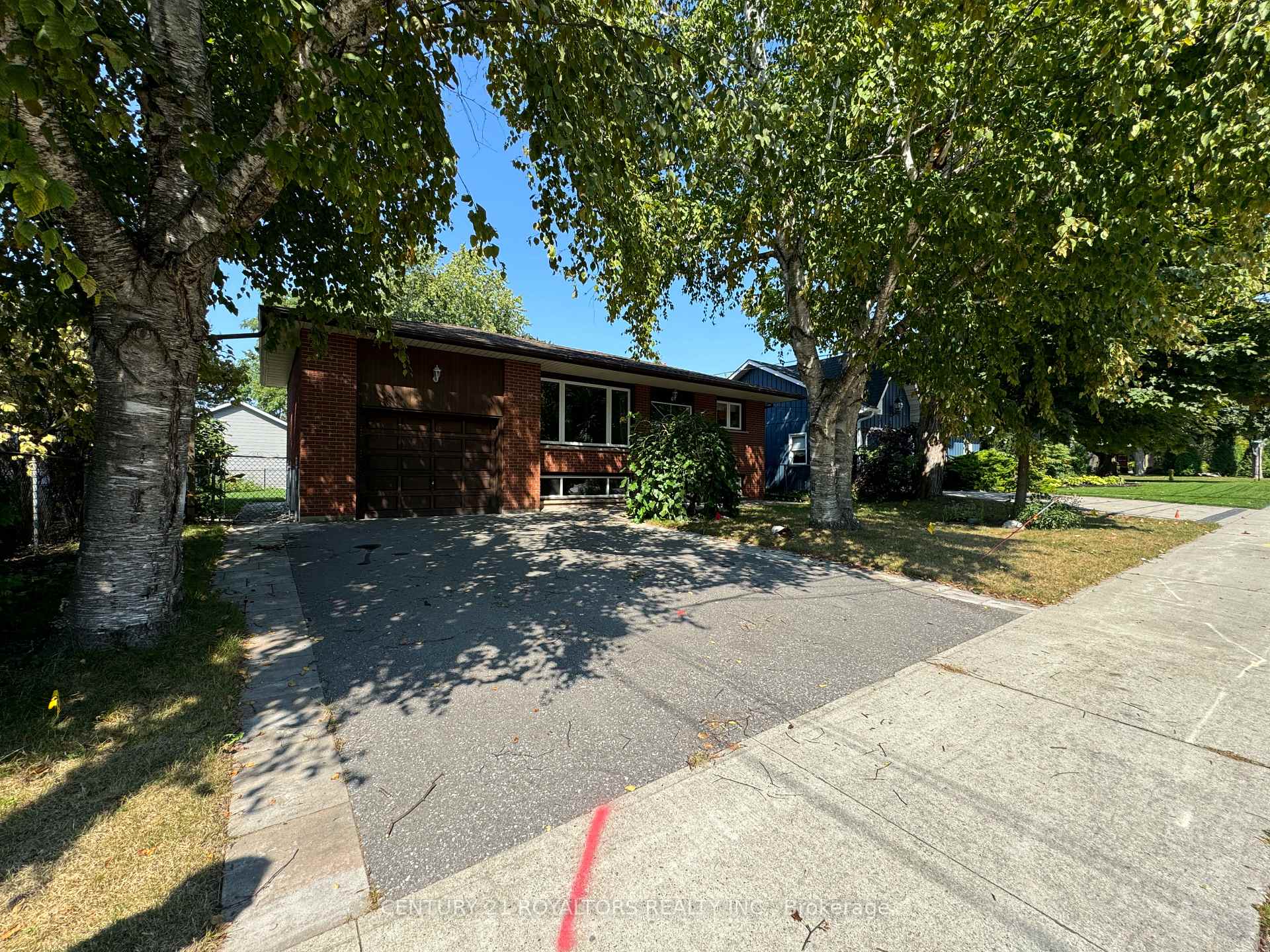 Bsmt - 404 Trent Street W Whitby Ontario Canada Rent residential Gagan Dhah Century 21 Royaltors Realty Inc.,Brokerage
