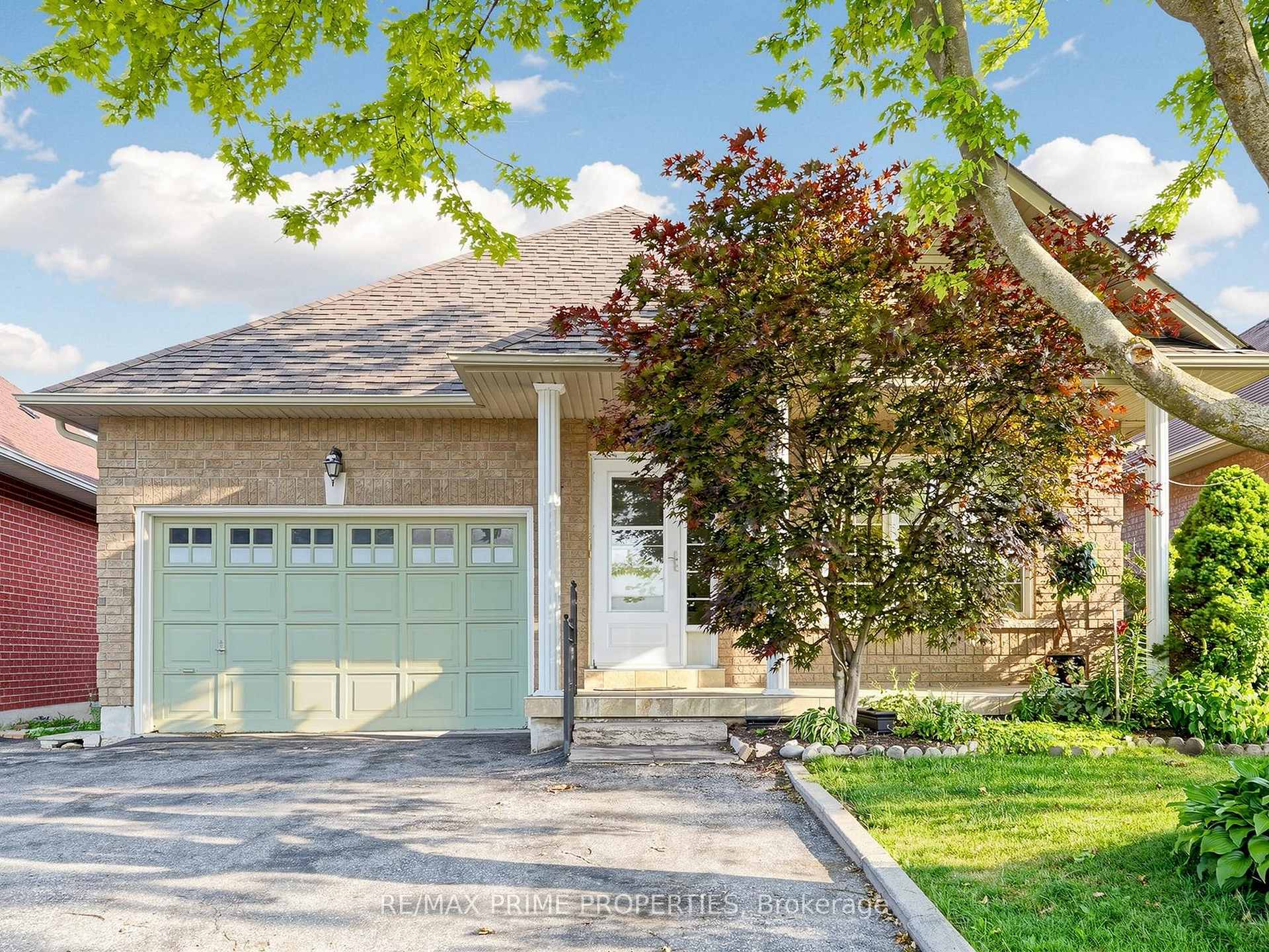 176 Sawmill Valley Drive Newmarket Ontario Canada Sale residential Arsalan Siddiqui RE/MAX PRIME PROPERTIES  Brokerage