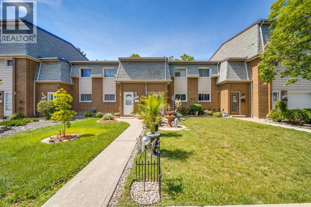 2629 VINE COURT Unit# 54 Windsor Ontario Canada Sale residential Jagdev Khakh BOB PEDLER REAL ESTATE LIMITED - 560