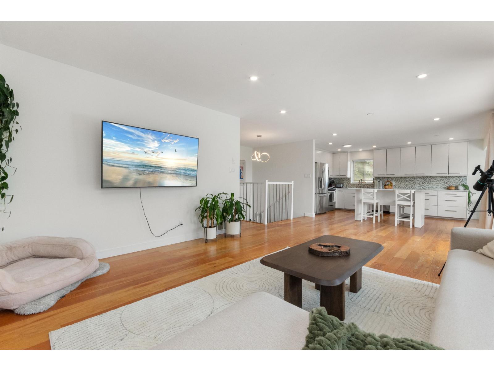 33483 BLUEBERRY DRIVE Mission British Columbia Canada Sale residential Joe Macaulay Pathway Executives Realty Inc.