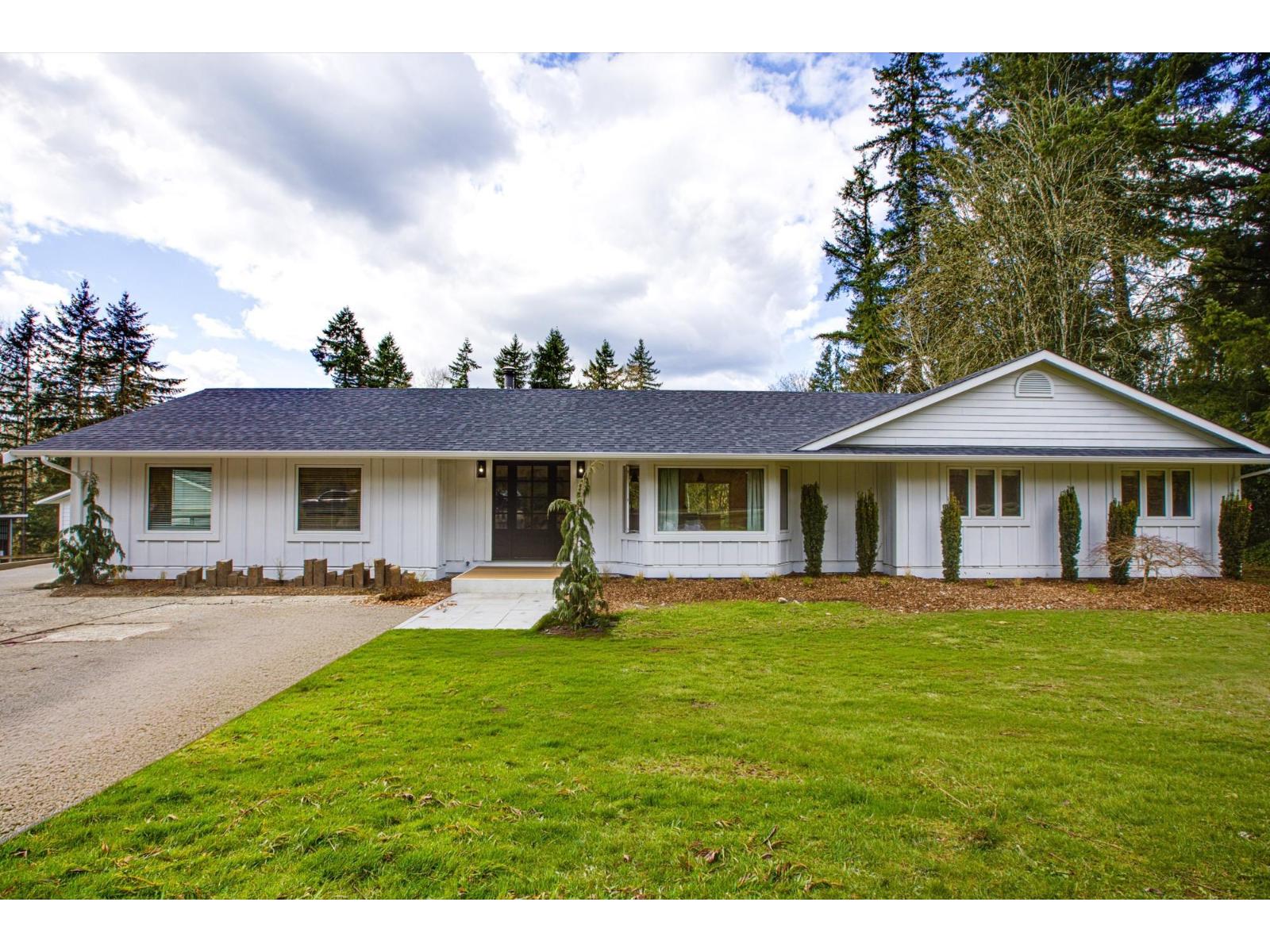 7025 HESSLEA CRESCENT Abbotsford British Columbia Canada Sale residential Dardana Shushka HOMELIFE ADVANTAGE REALTY LTD,