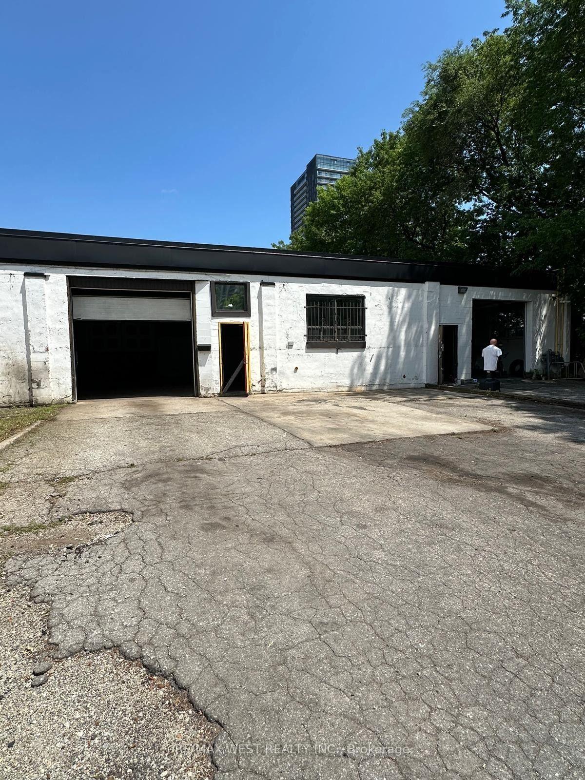 1 - 801 St Clarens Avenue Toronto Ontario Canada Lease commercial Albert Correia RE/MAX West Realty Inc., Brokerage *