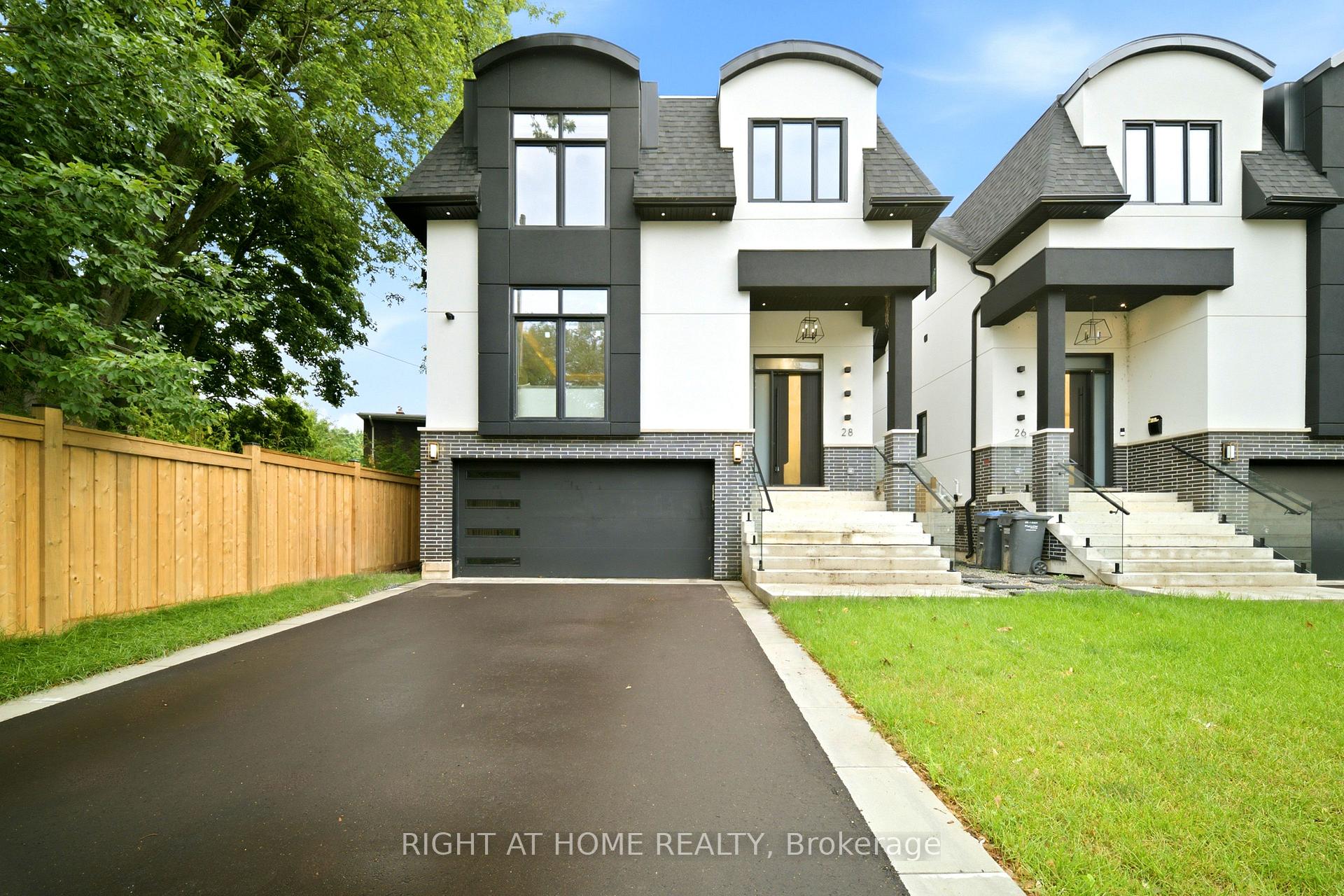 28 Pine Avenue Mississauga Ontario Canada Sale residential Viktoria Levieva Right at Home Realty, Brokerage*