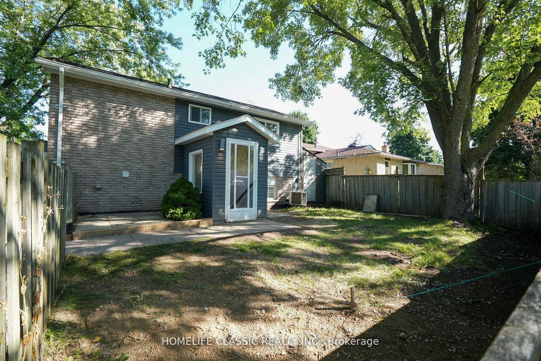 100 Chaucer Crescent Barrie Ontario Canada Rent residential ARMINA LORDKIPANIDZE HomeLife Classic Realty Inc., Brokerage*