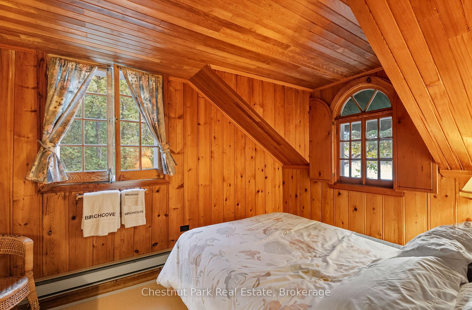 6 Bedroom Single Family Home/House's Image 29